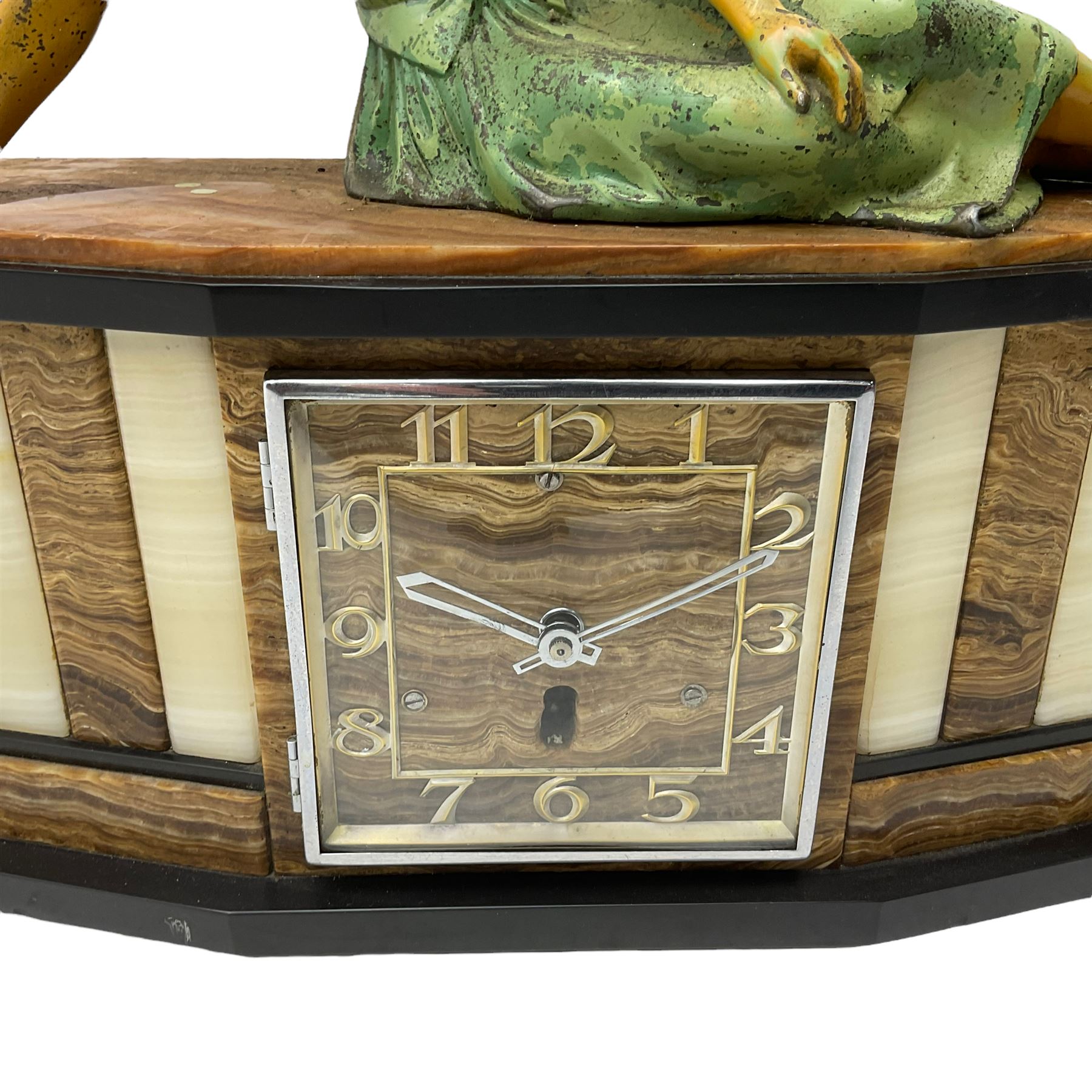 A 1950's Art Deco mantle clock in contrasting black - Image 5 of 5