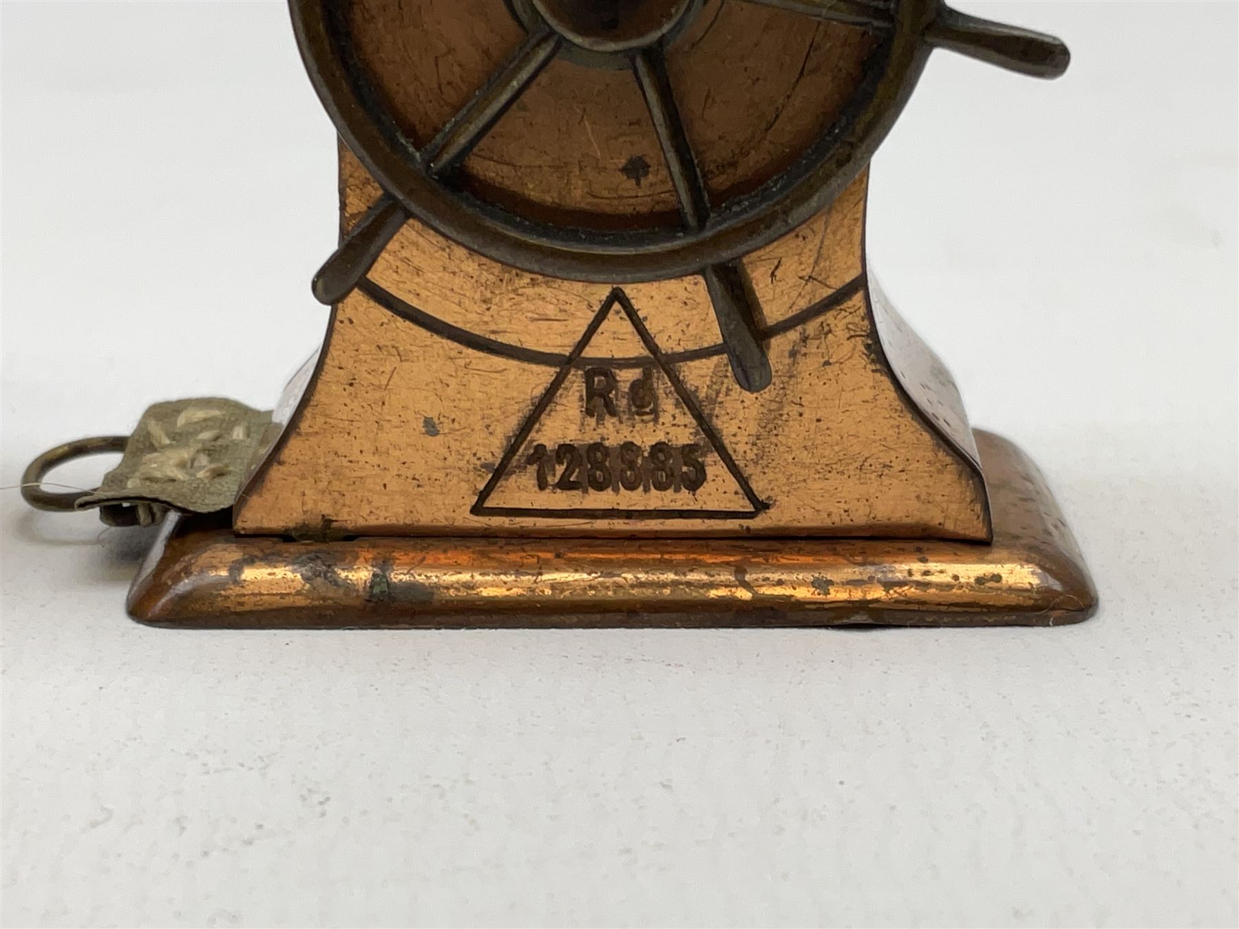 Copper tape measure in the form of a ship`s wheel - Image 2 of 5