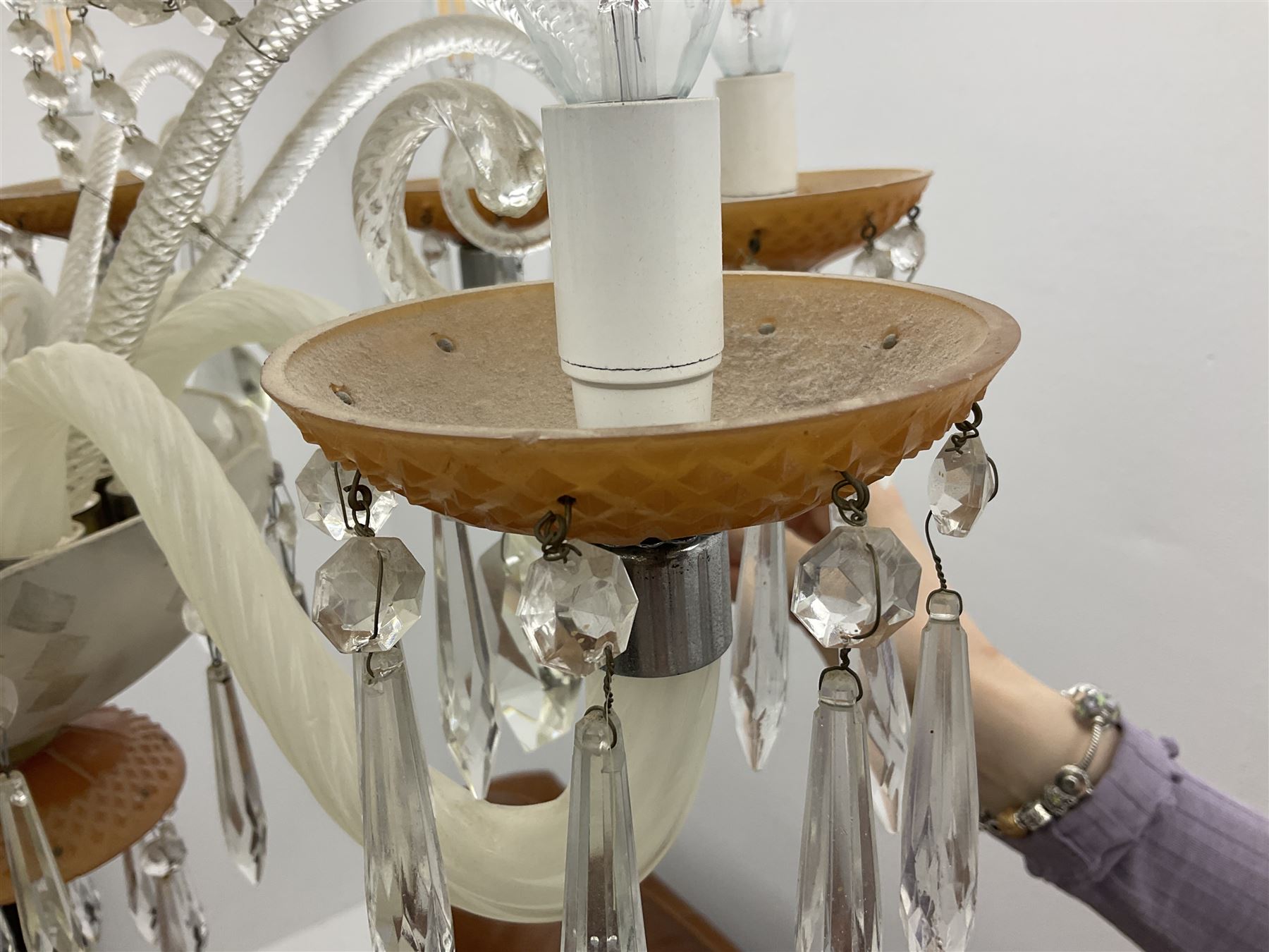 Eight branch milk glass chandelier - Image 6 of 7