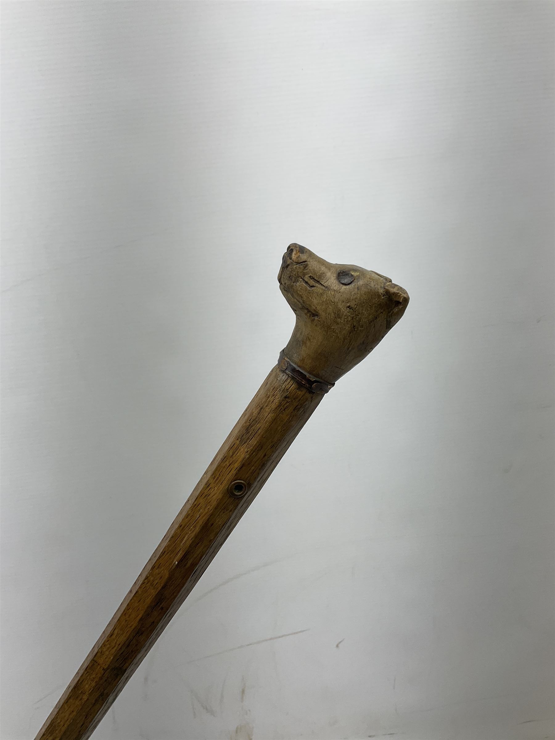 Walking cane with carved treen handle modelled as a dogs head - Image 3 of 3