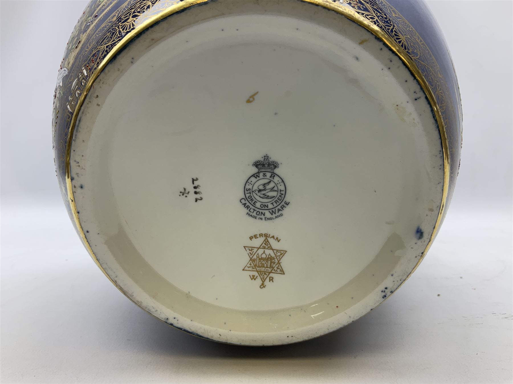 Carlton Ware Persian pattern ginger jar and cover decorated with an enamel and gilt Chinoiserie land - Image 6 of 7