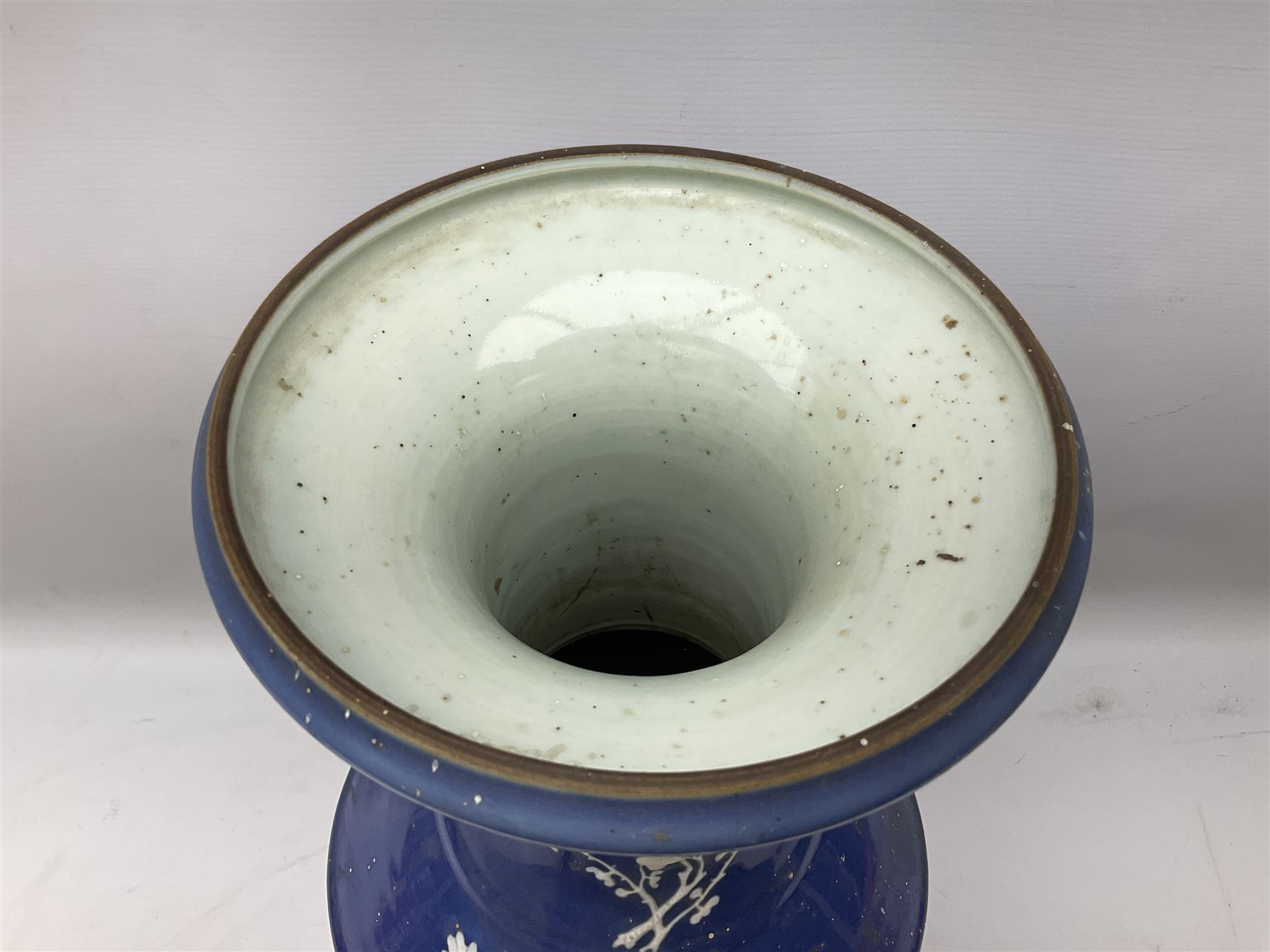 Chinese blue and white floor vase - Image 2 of 7