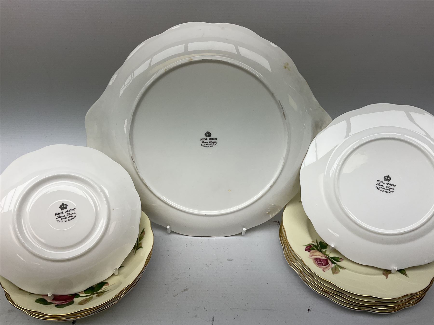 Royal Albert part tea service for four decorated in the 'English Beauty' pattern - Image 4 of 5