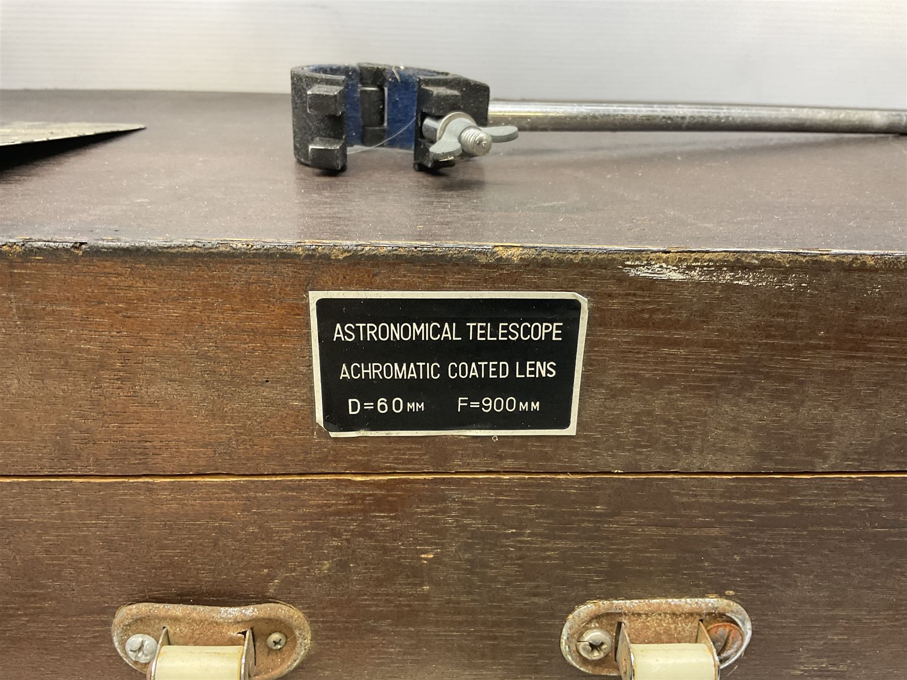 Astronomical telescope with achromatic coated lens - Image 2 of 11