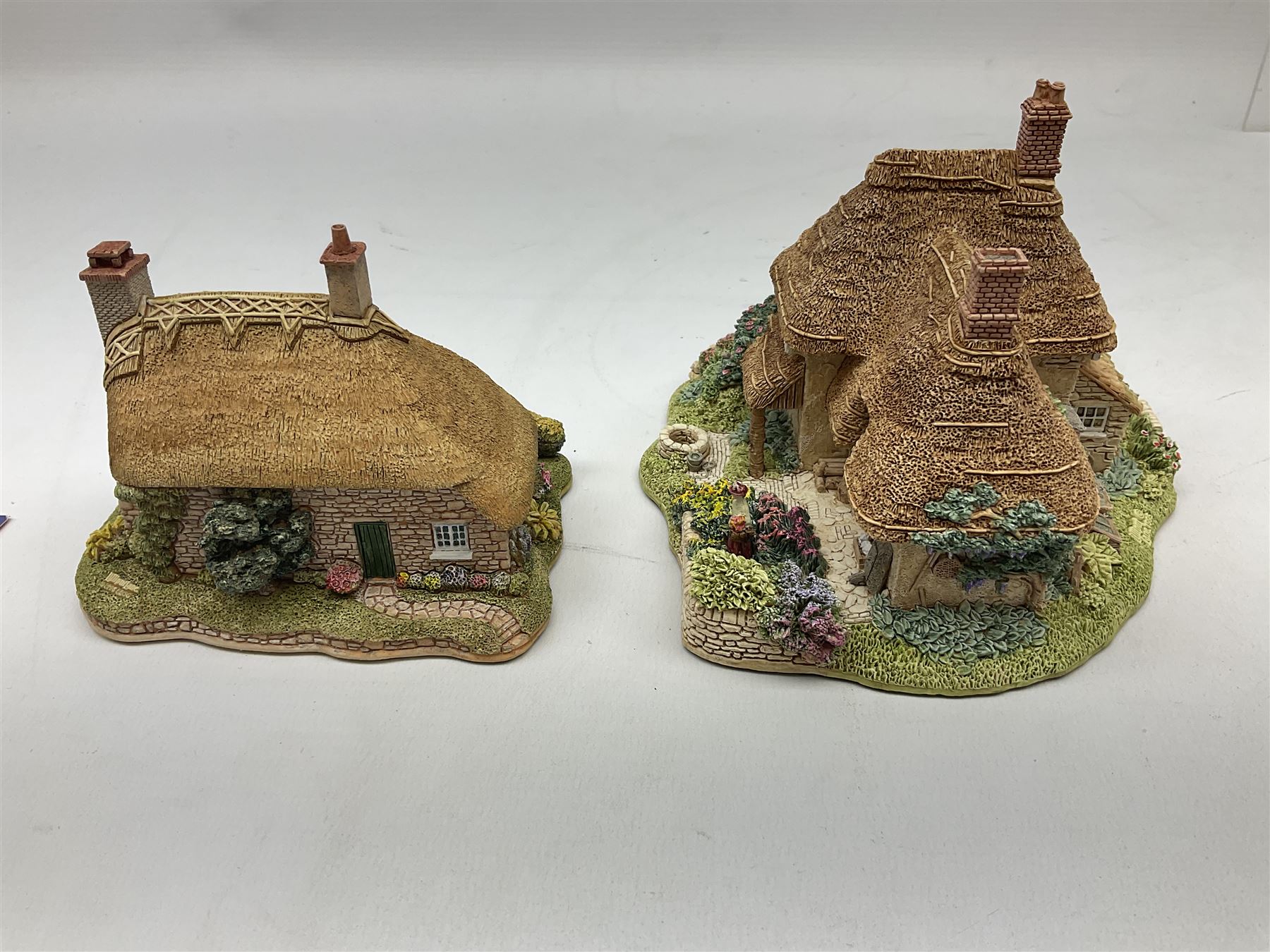 Seven Lilliput Lane cottages - Image 9 of 12