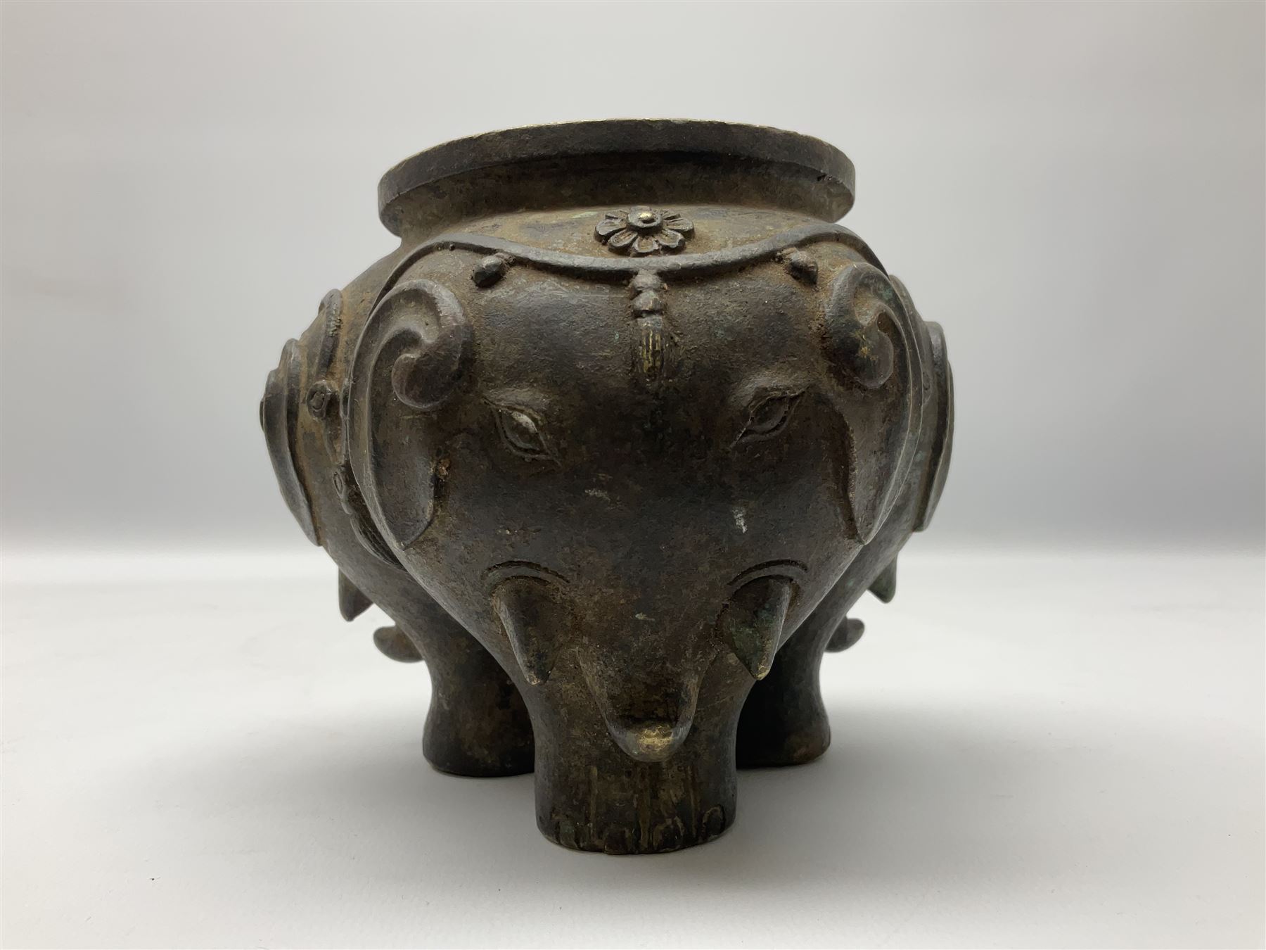 Chinese Qing dynasty bronze elephant censer - Image 7 of 13