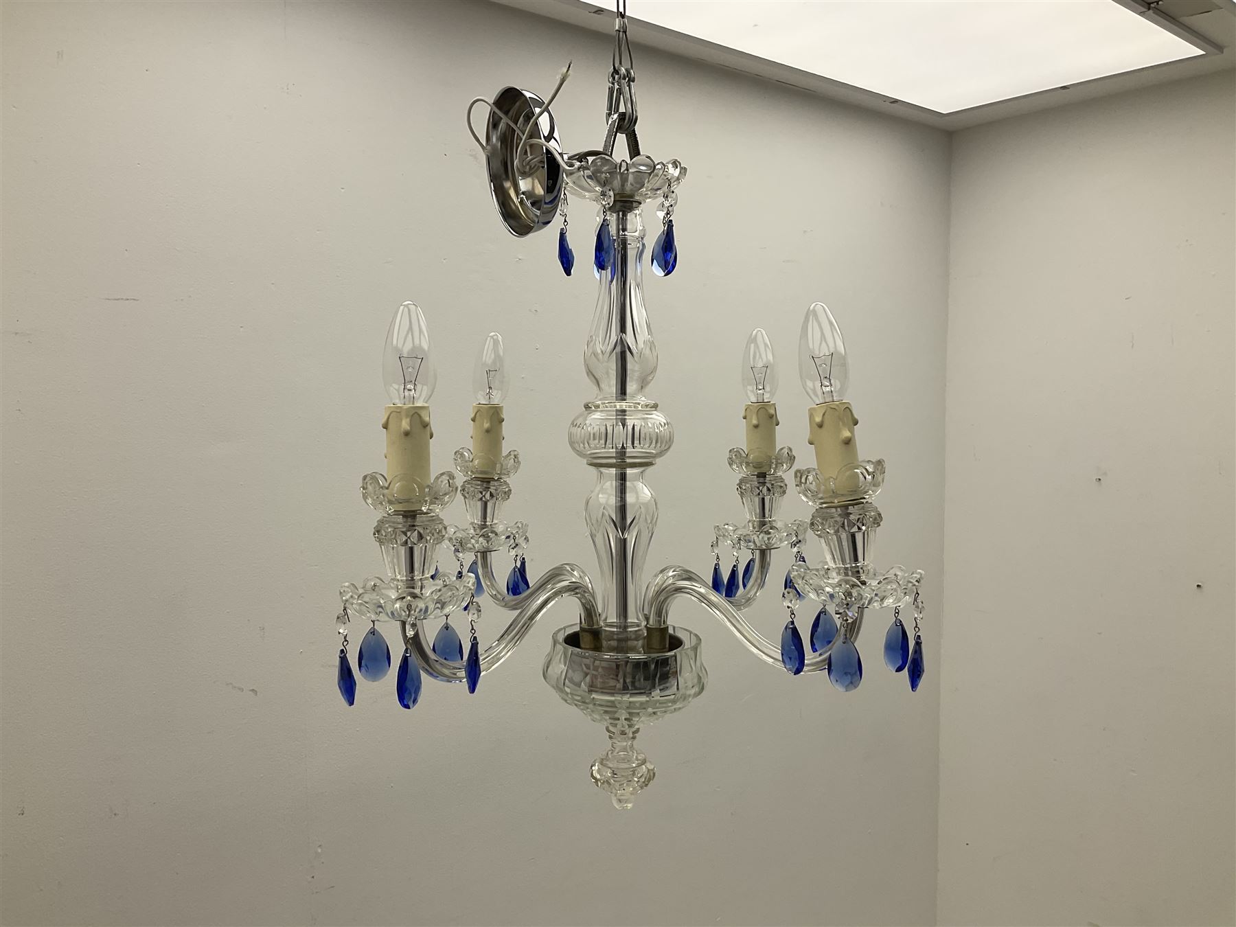 Glass four light chandelier - Image 2 of 7