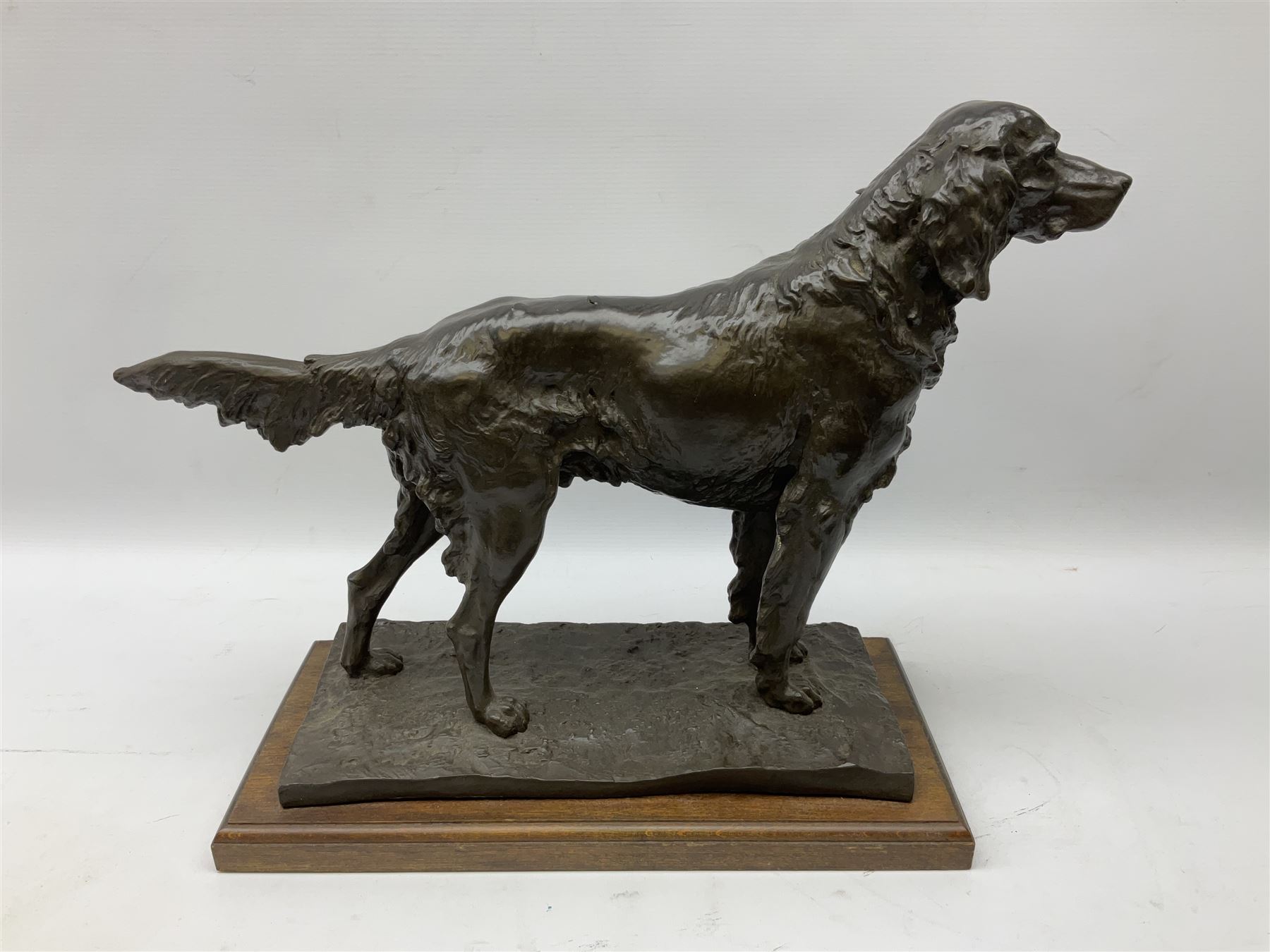 Bronzed figure of a hunting dog raised upon a stepped oak base - Image 2 of 8