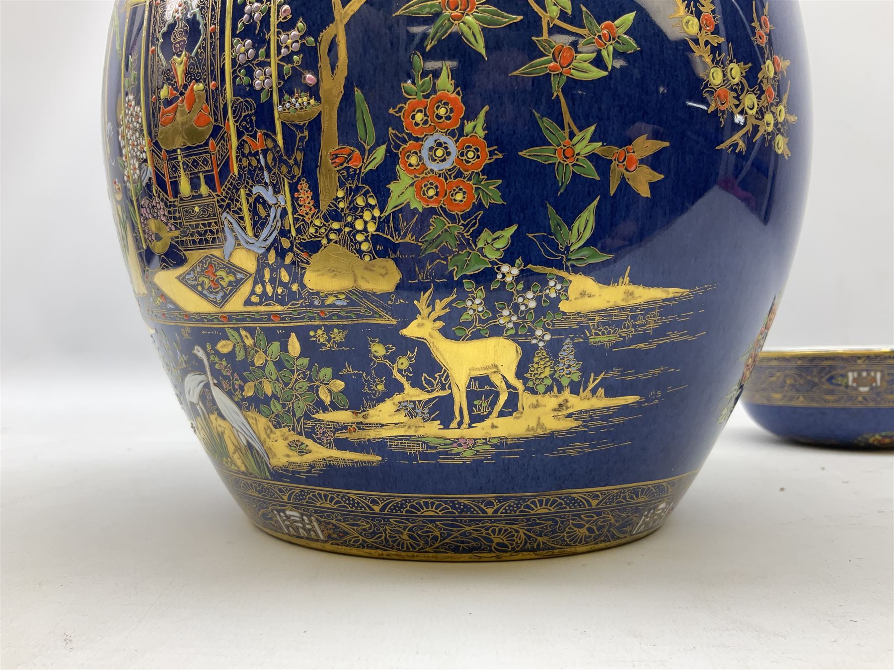 Carlton Ware Persian pattern ginger jar and cover decorated with an enamel and gilt Chinoiserie land - Image 5 of 7