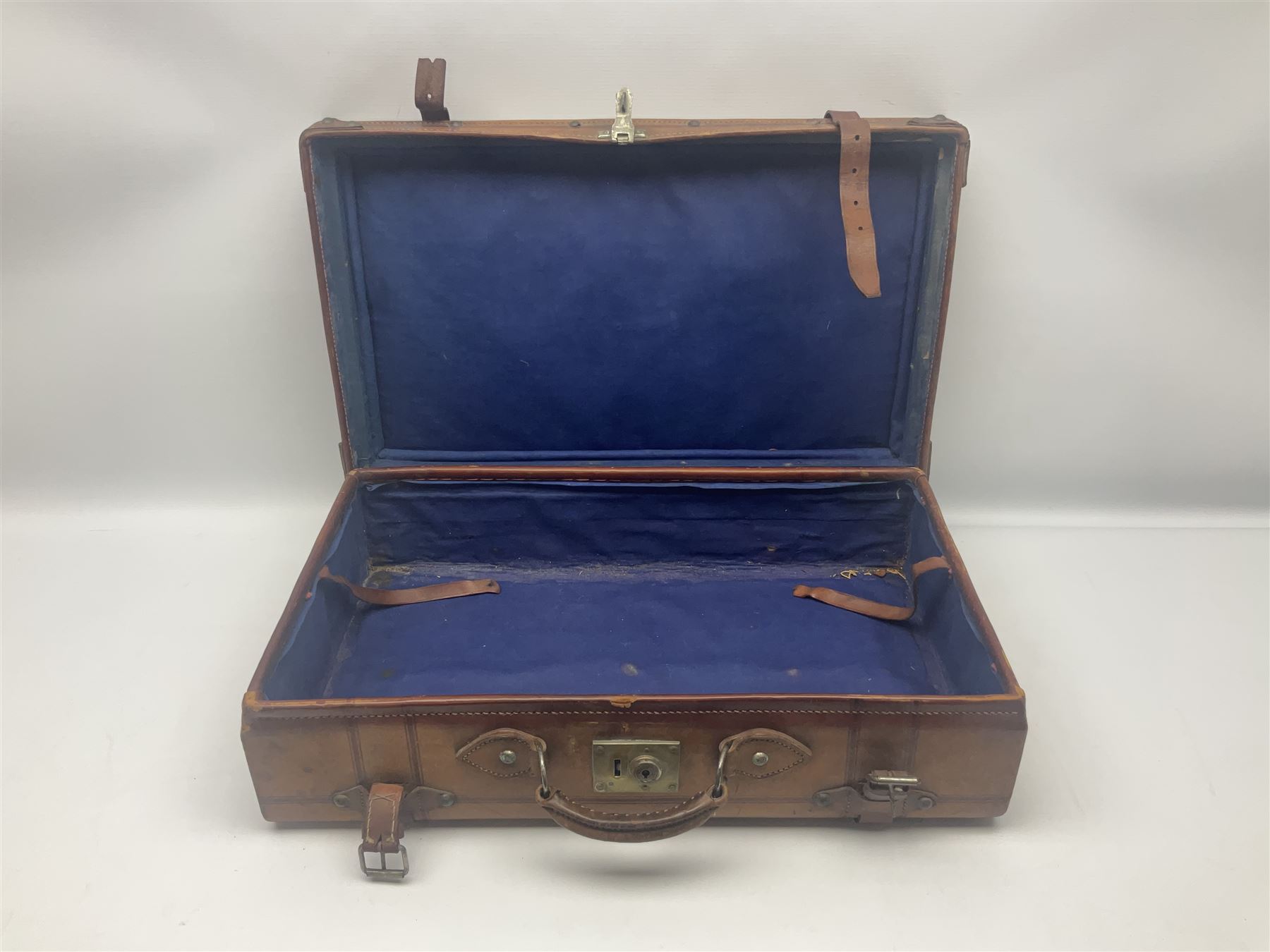 Late 19th/early 20th century stitched and studded leather portmanteau type suitcase with expanding l - Image 11 of 17