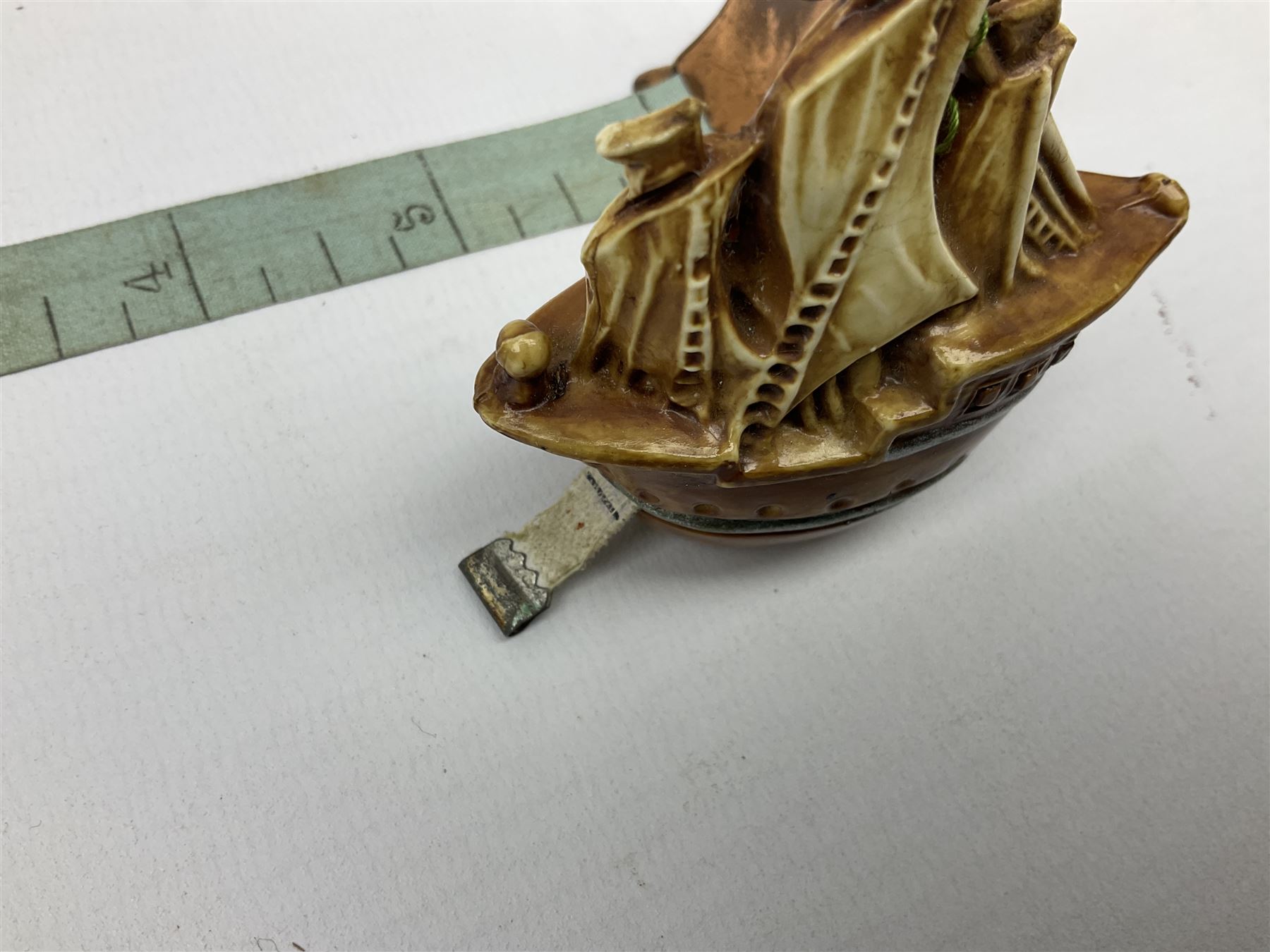 Copper tape measure in the form of a ship`s wheel - Image 5 of 5