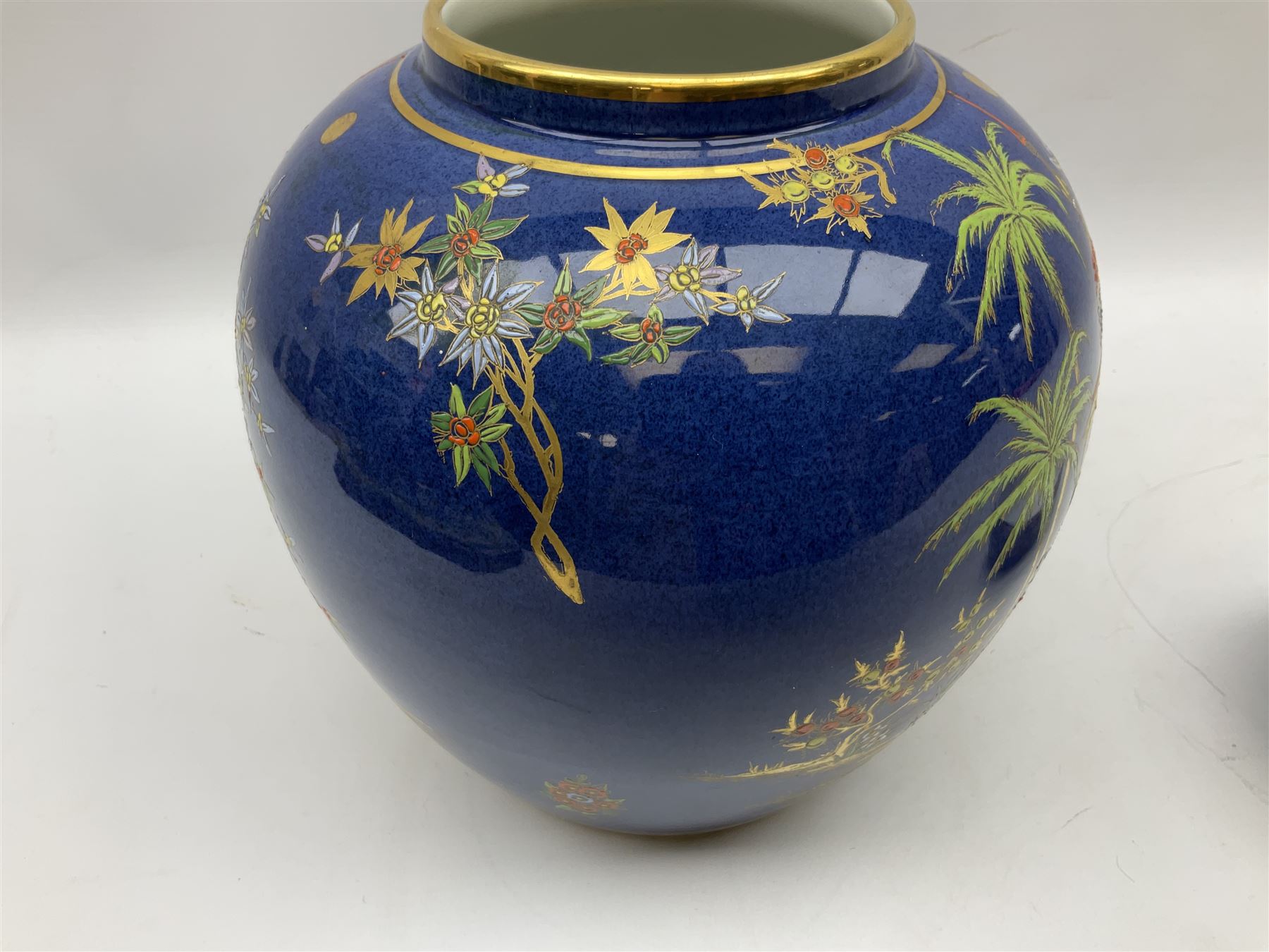 Carlton Ware Persian pattern ginger jar and cover decorated with an enamel and gilt Chinoiserie land - Image 4 of 7