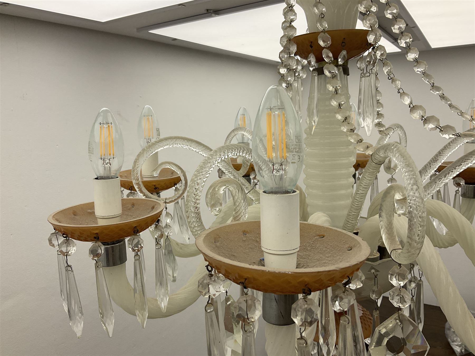 Eight branch milk glass chandelier - Image 4 of 7