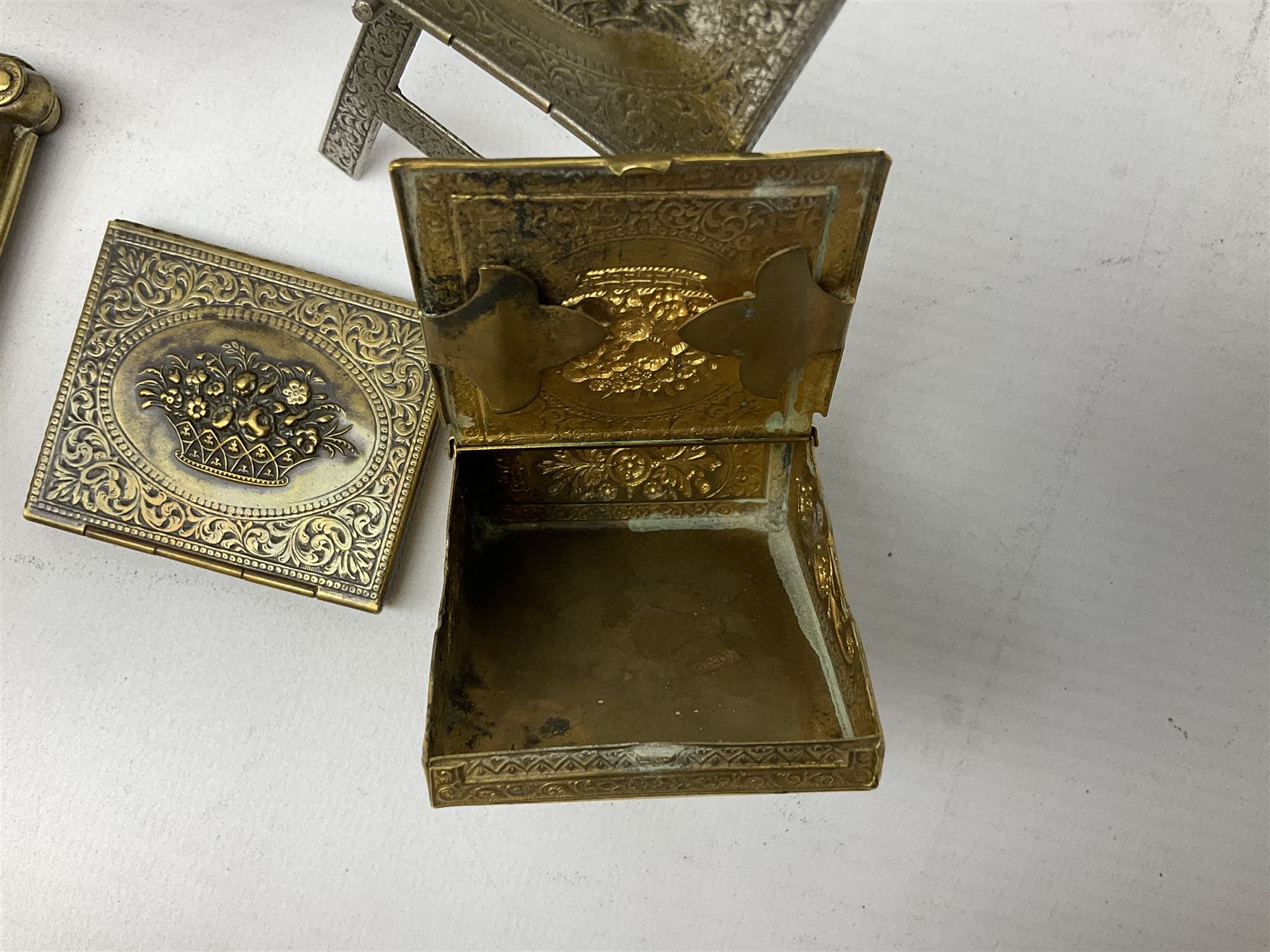 Collection of Victorian W Avery & Son brass and metal needle cases - Image 2 of 6