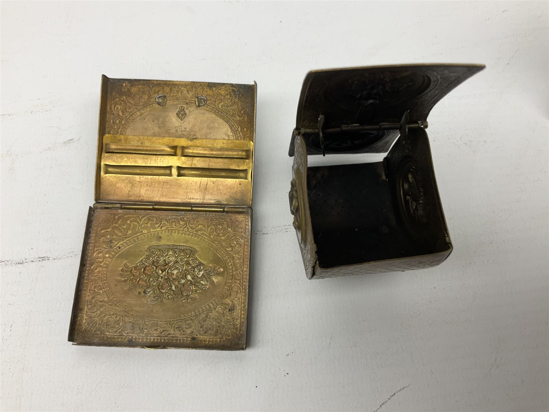 Collection of Victorian W Avery & Son brass and metal needle cases - Image 6 of 6