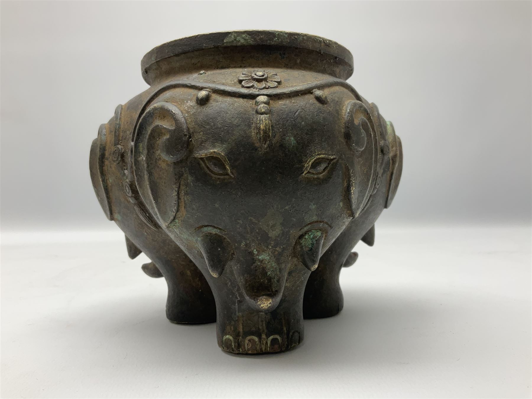 Chinese Qing dynasty bronze elephant censer - Image 6 of 13