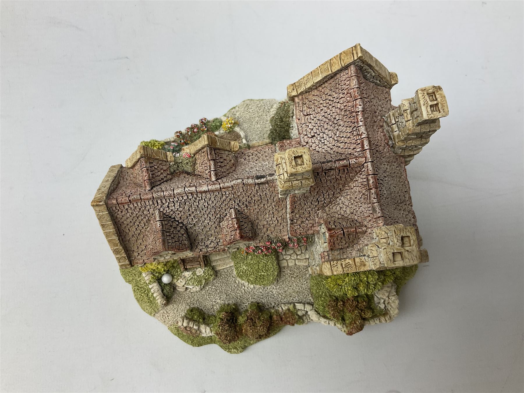 Ten Lilliput Lane cottages from the British and English collections to include Armada House - Image 6 of 9