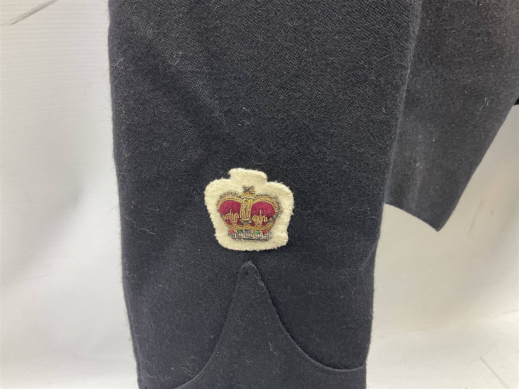 Uniformal two-piece uniform in black and white bearing embroidered Queens crown to one sleeve - Image 4 of 5