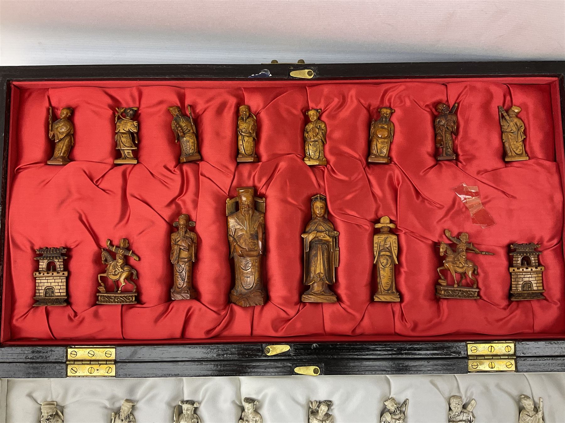 Chinese style chess set and folding storage board - Image 3 of 5