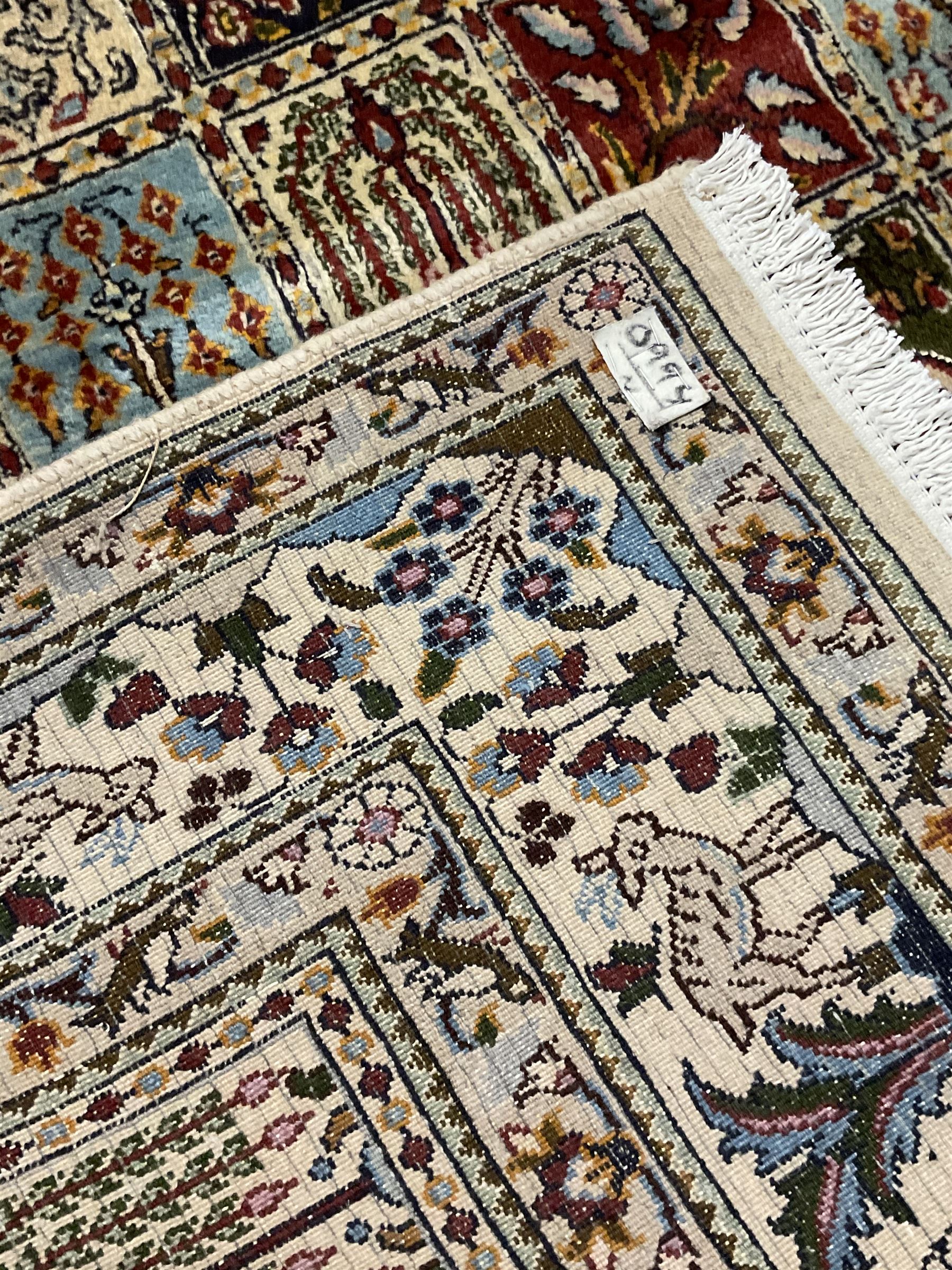 Persian Heriz design rug - Image 8 of 8