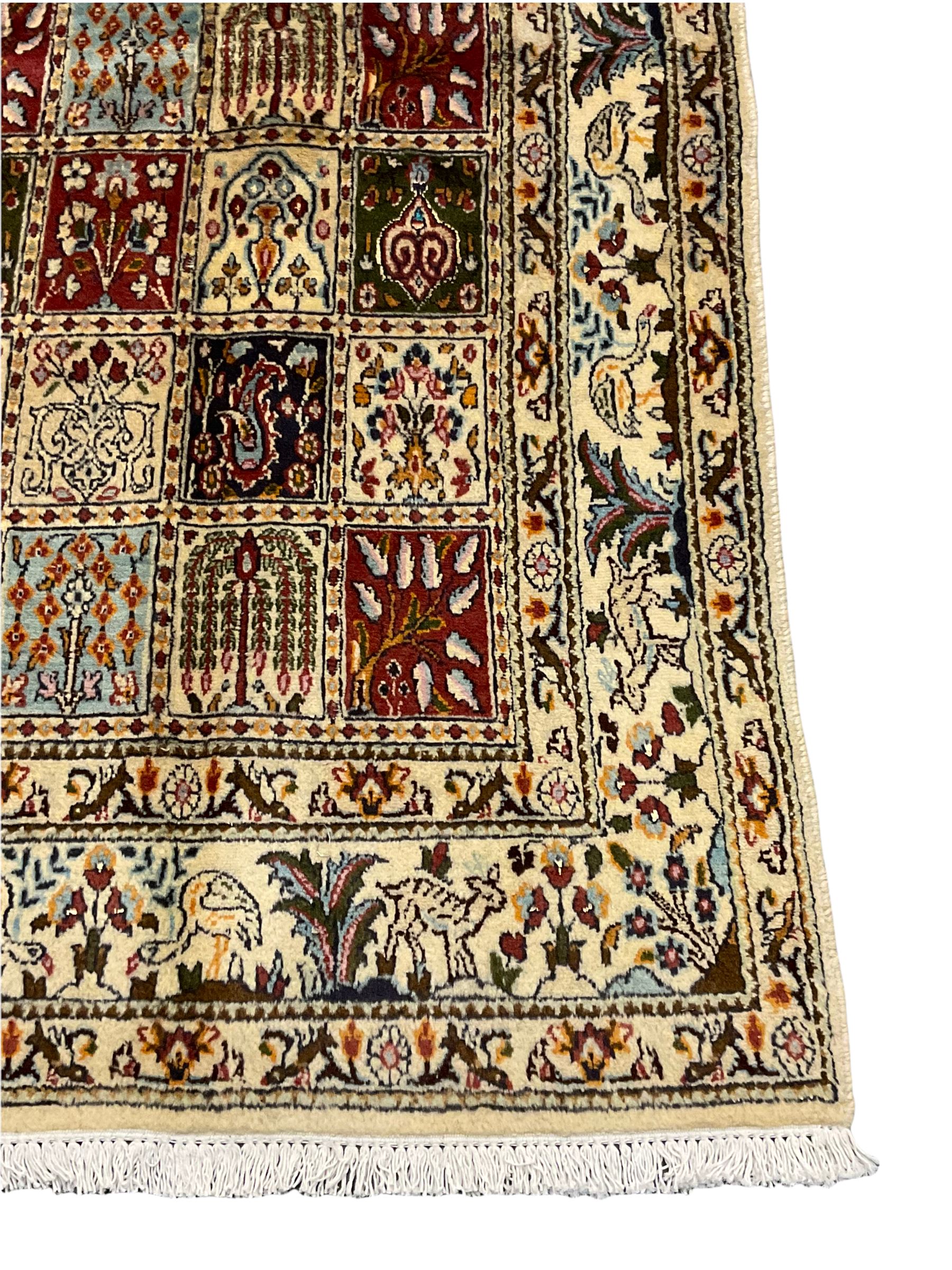 Persian Heriz design rug - Image 2 of 8