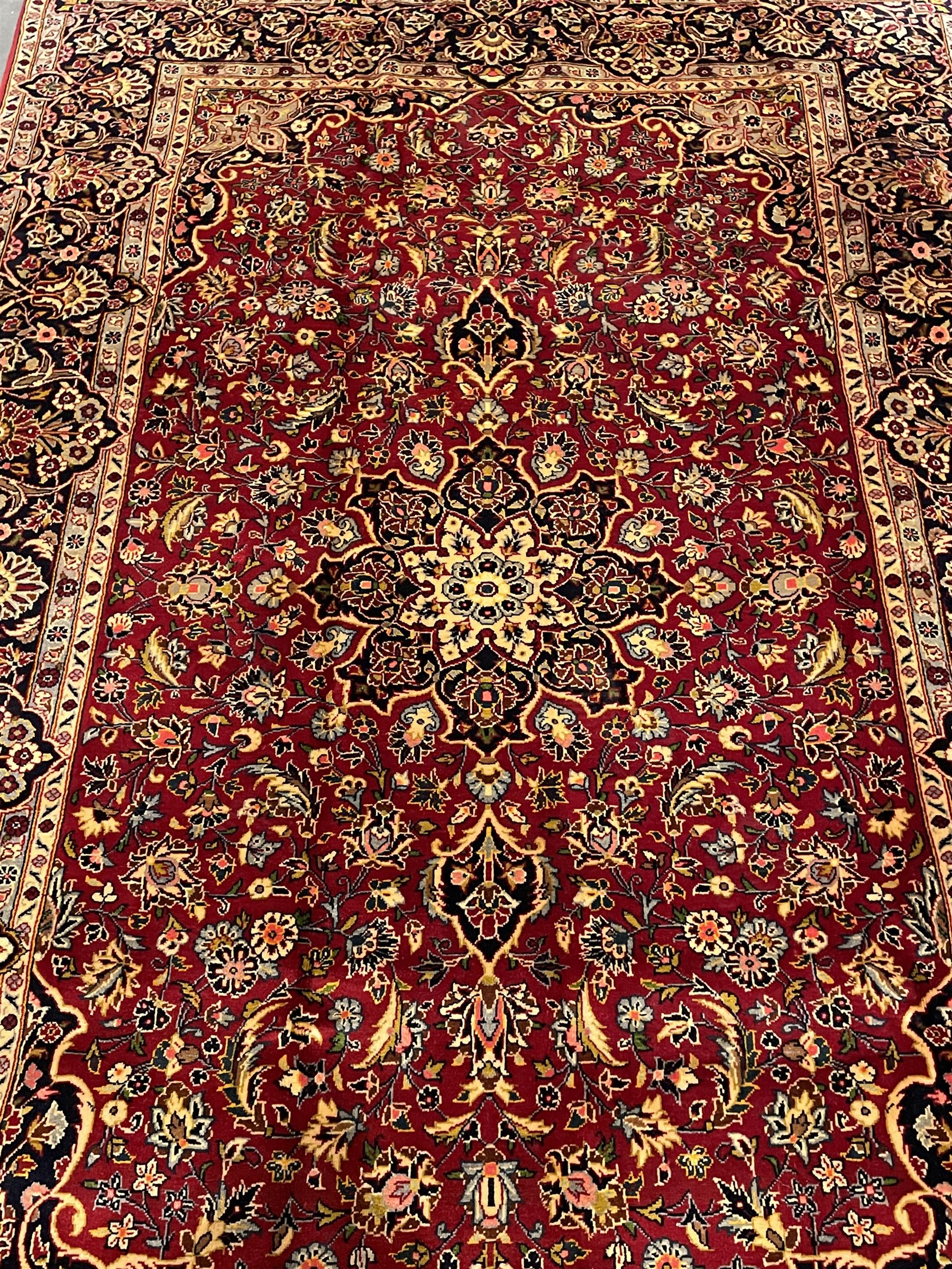 Persian red ground Kashan rug - Image 4 of 5