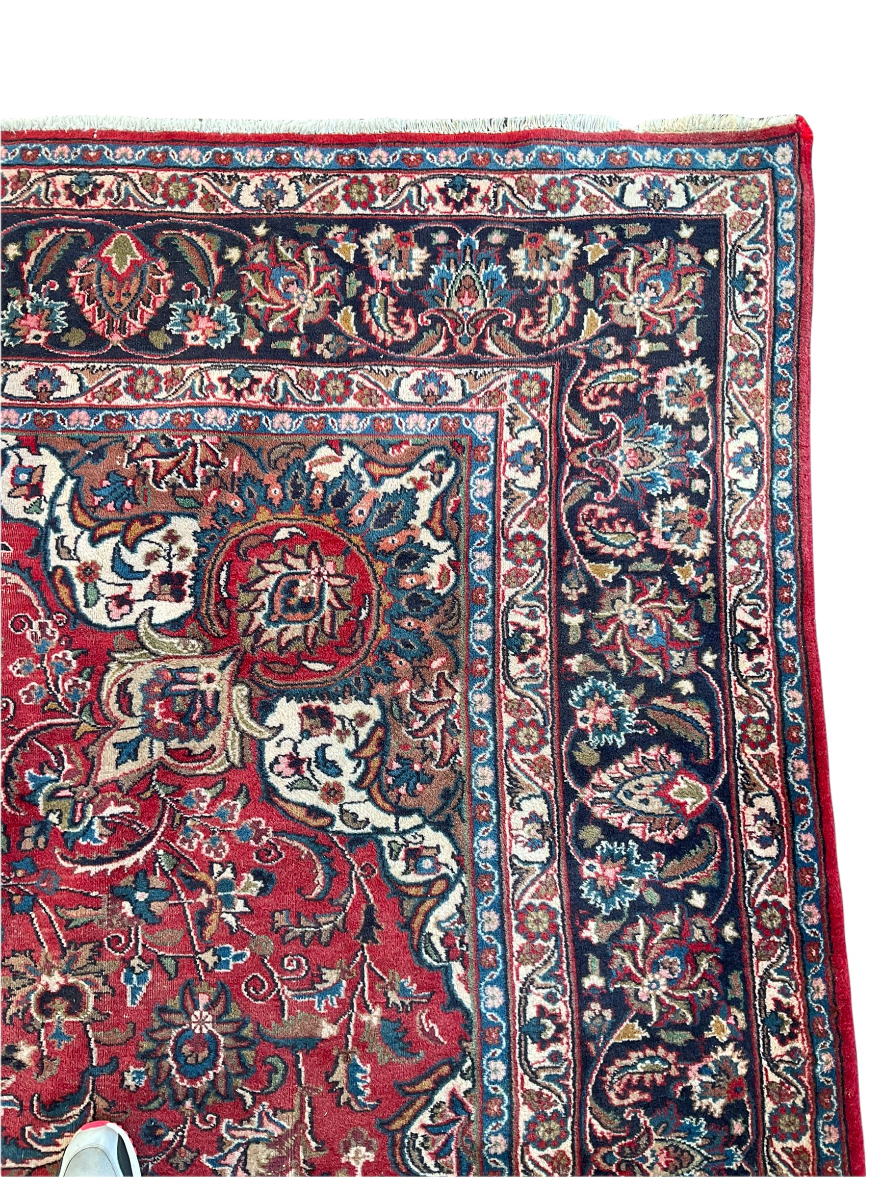 Large Persian Kashan carpet - Image 3 of 6
