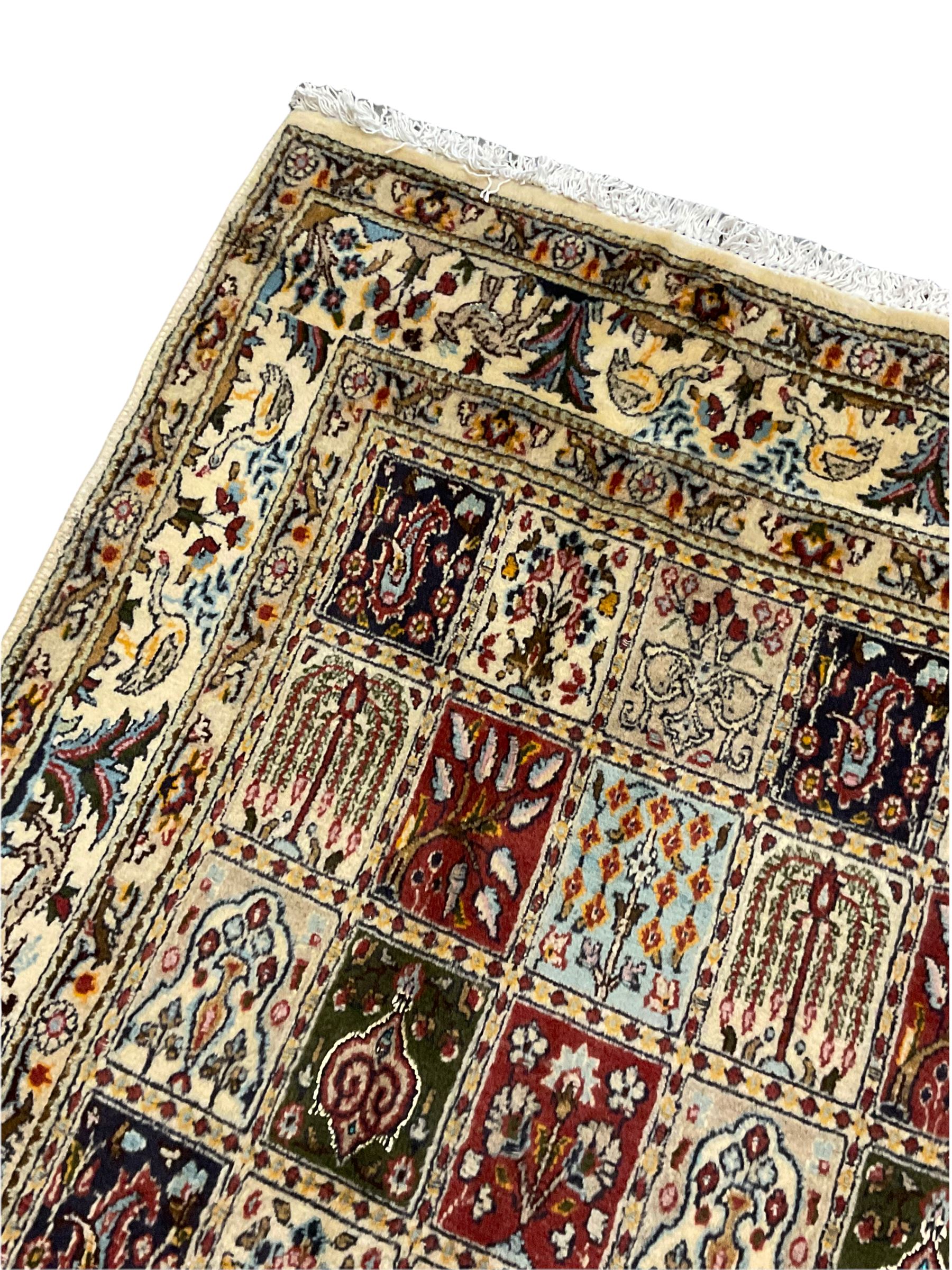 Persian Heriz design rug - Image 3 of 8