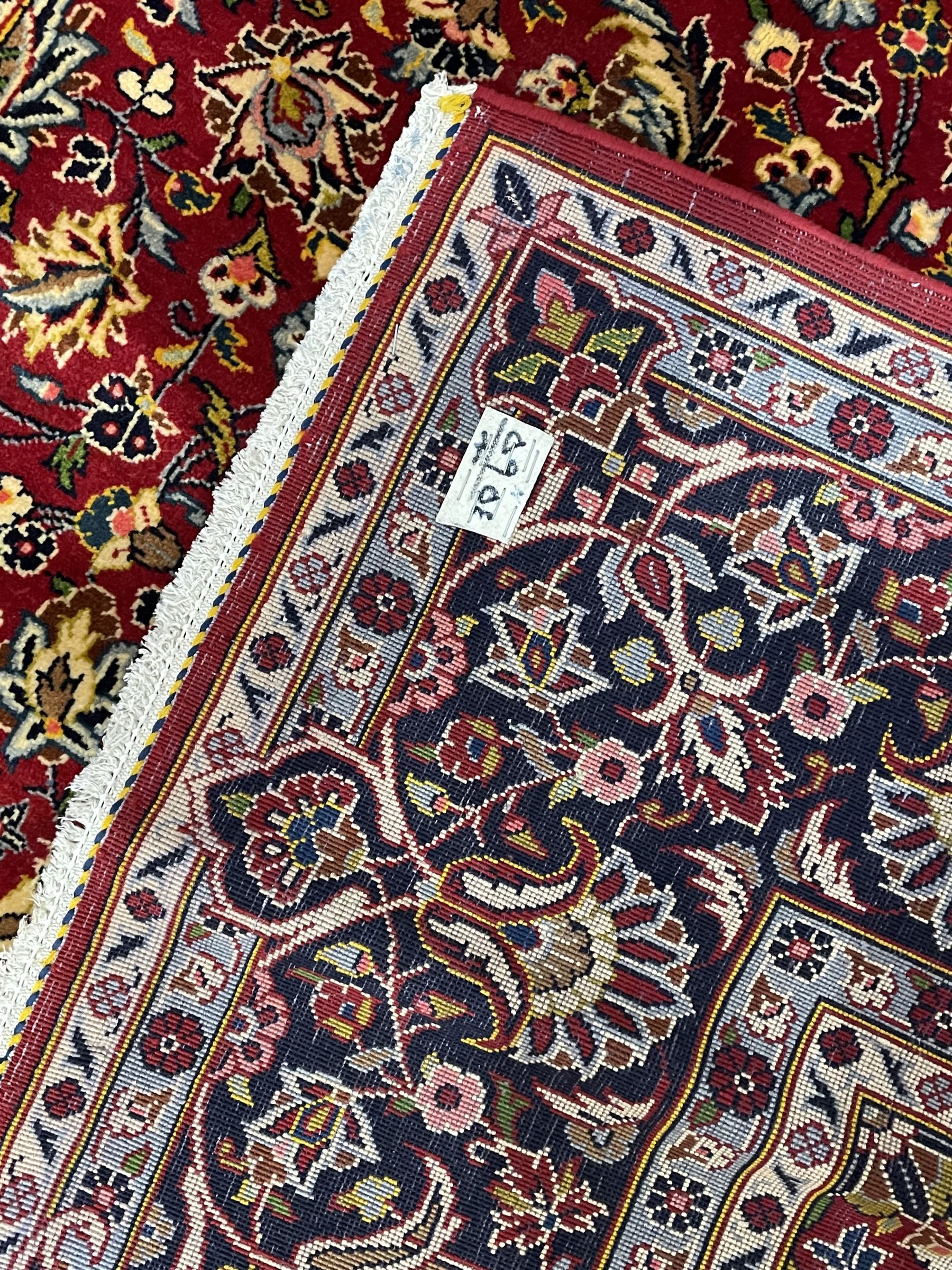 Persian red ground Kashan rug - Image 5 of 5