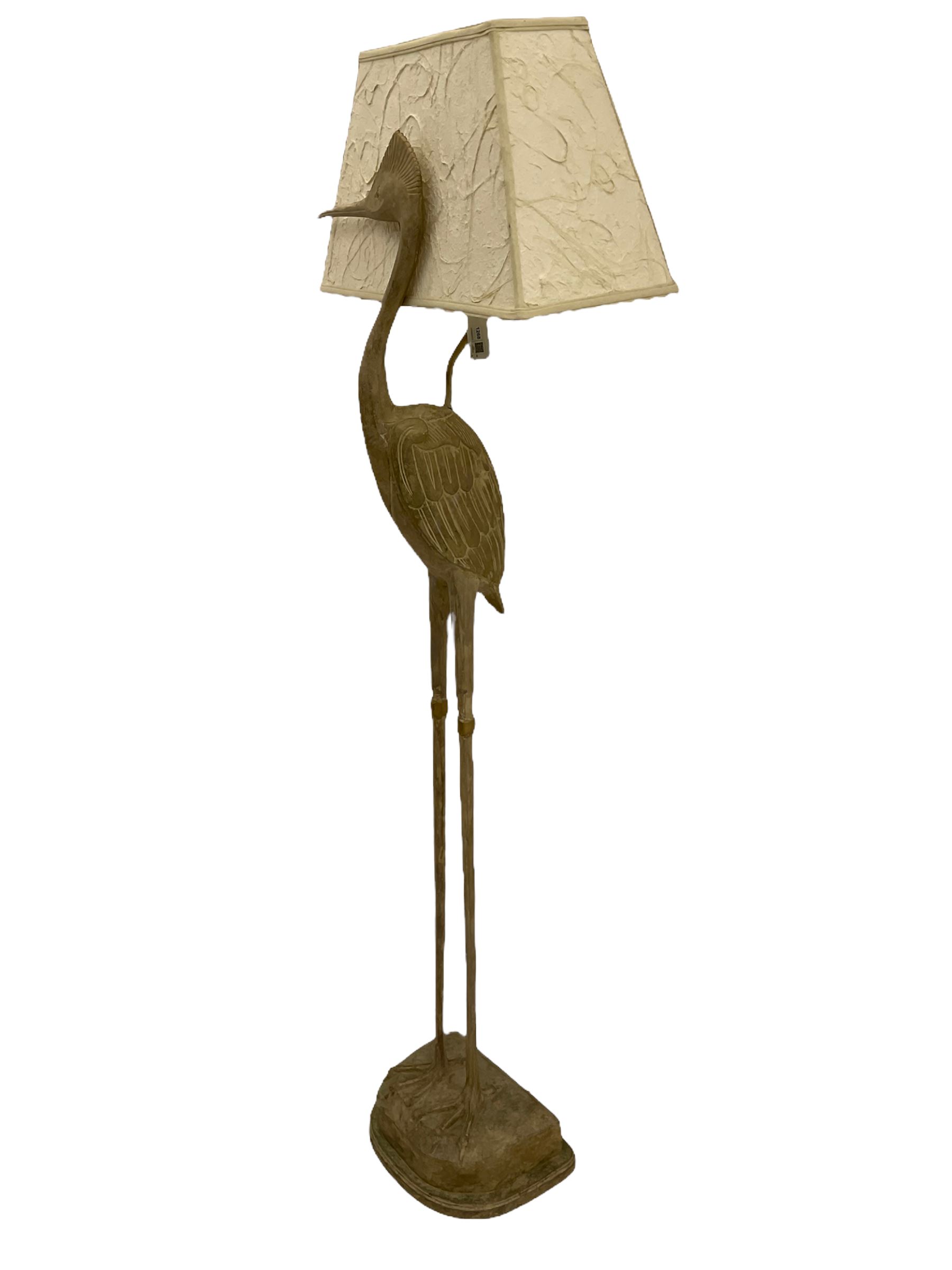 Carved wood standing heron standard lamp - Image 2 of 5