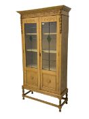 Early 20th century oak cabinet