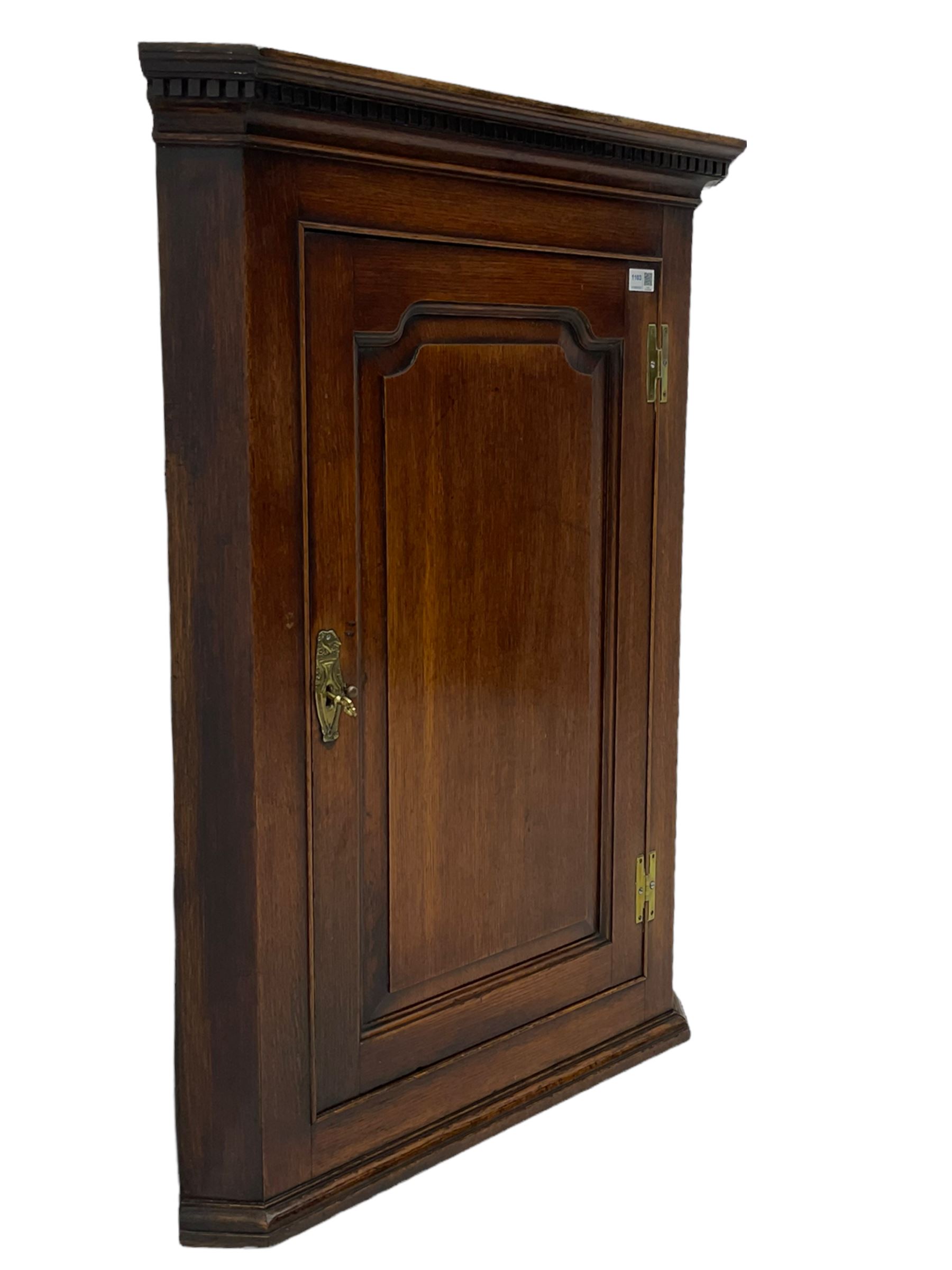 Georgian oak wall hanging corner cupboard - Image 3 of 6