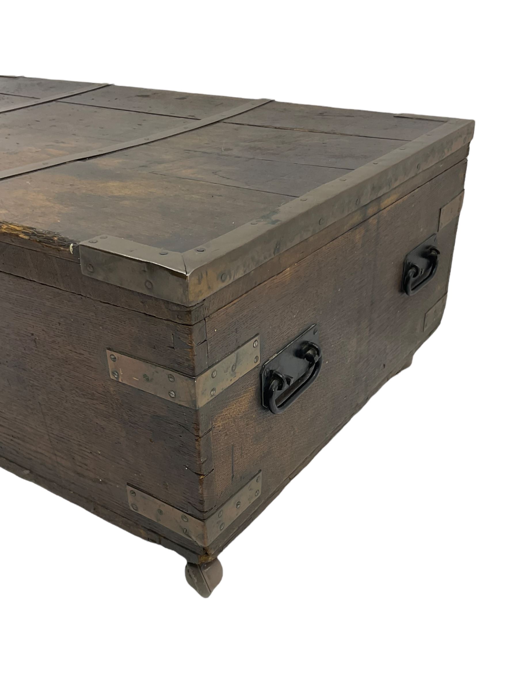 Early 19th century oak low blanket chest - Image 2 of 5