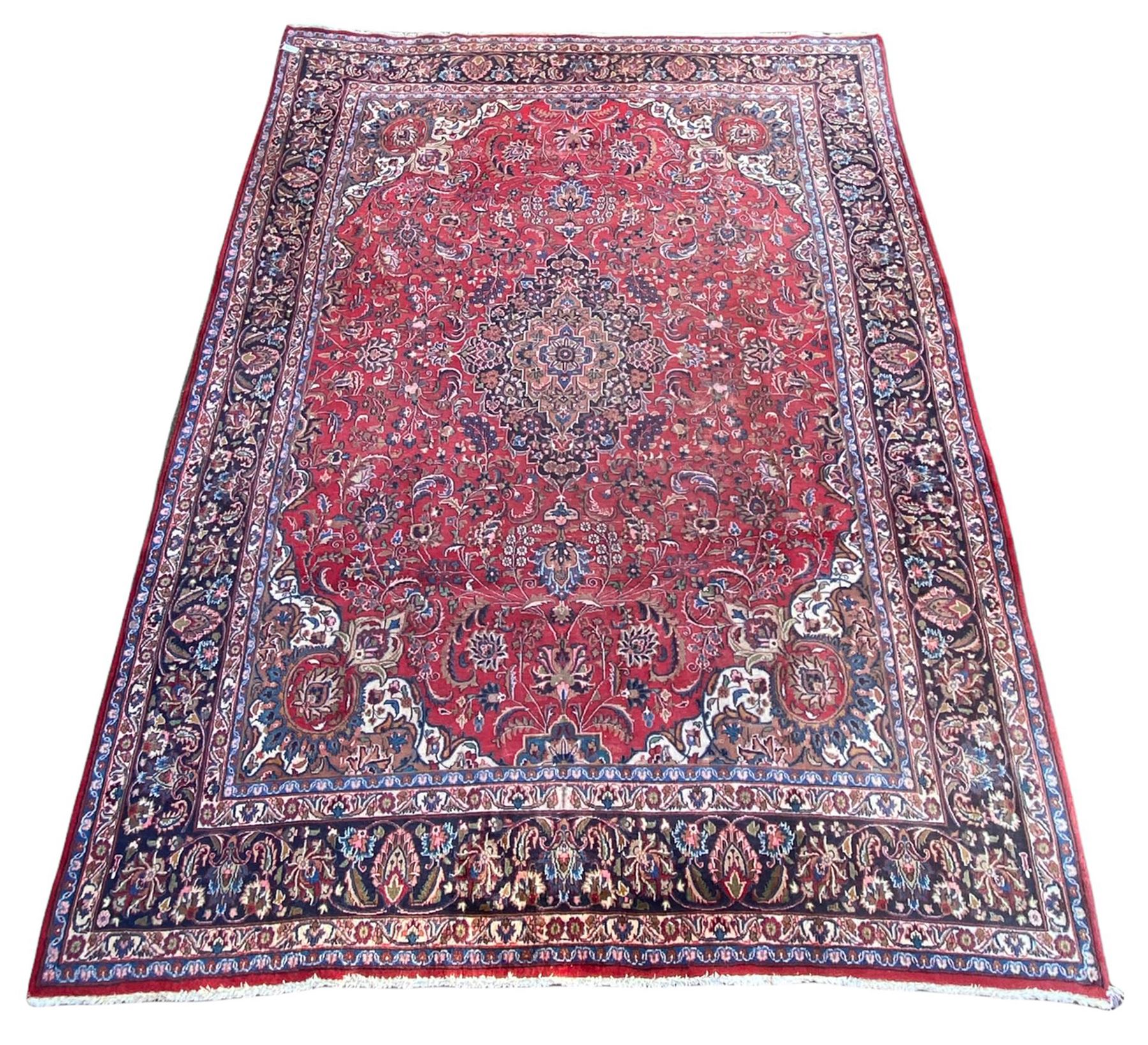 Large Persian Kashan carpet