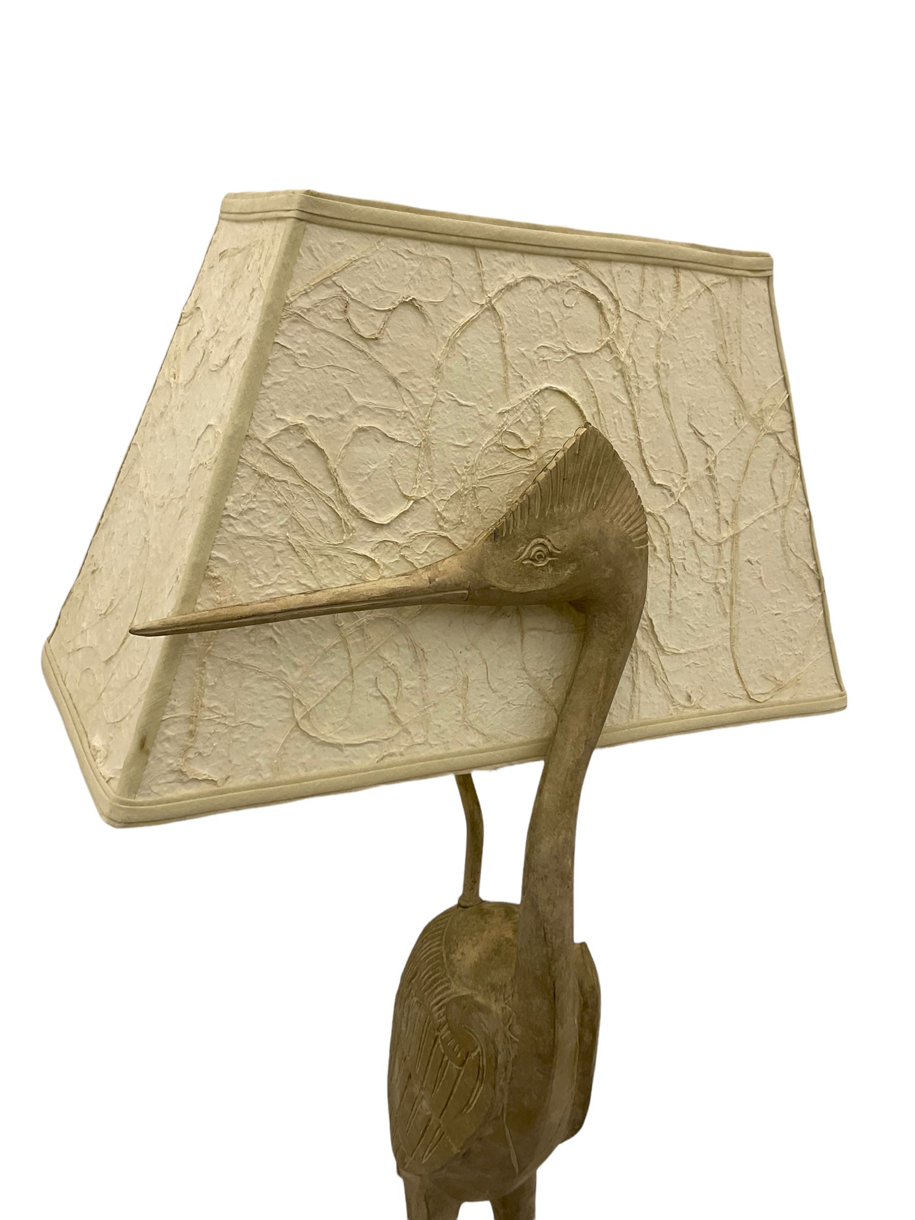 Carved wood standing heron standard lamp - Image 4 of 5