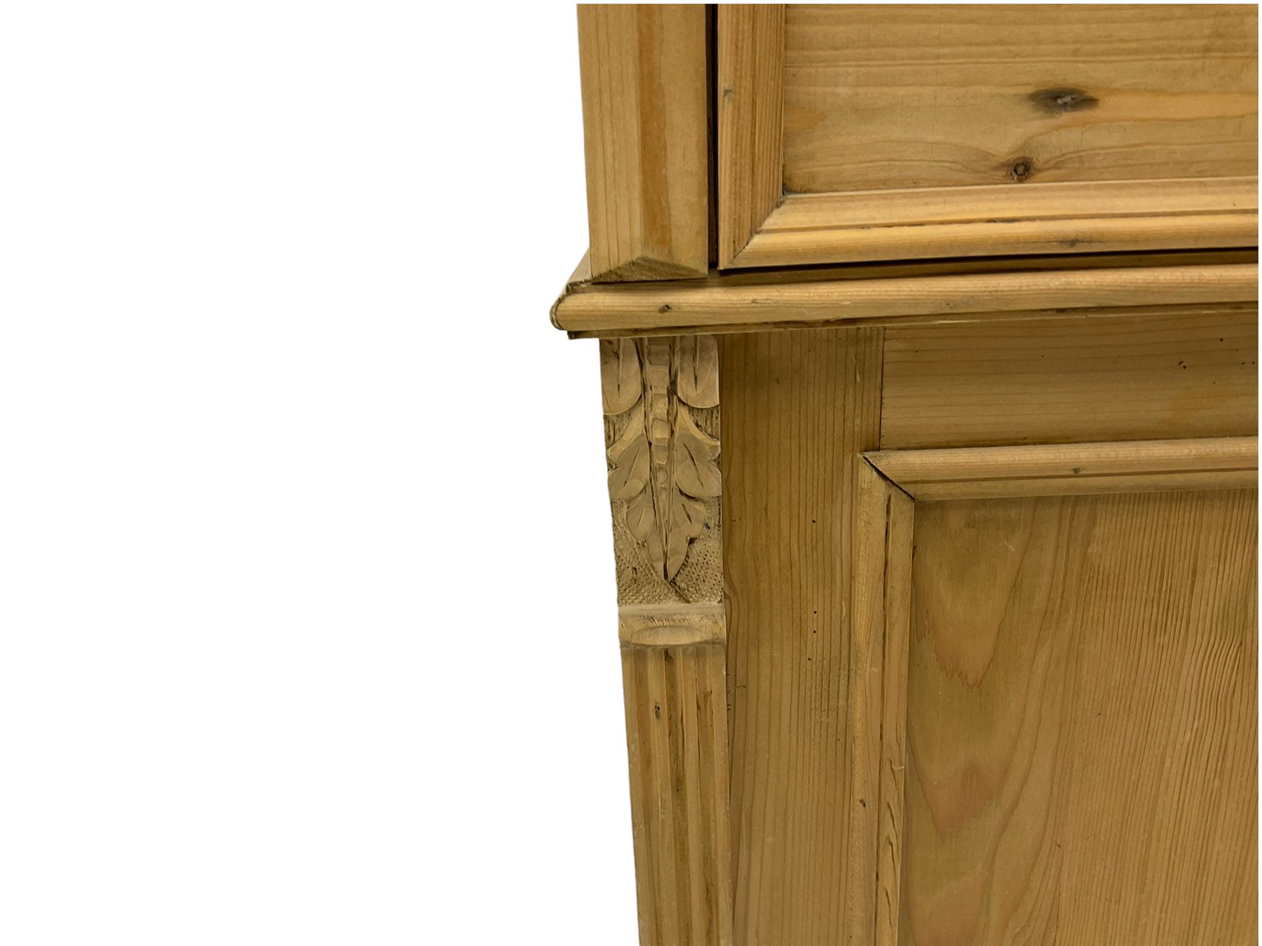 Georgian style pine dresser base - Image 4 of 4