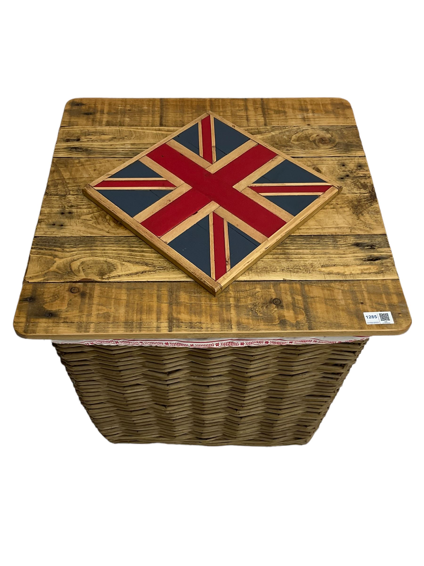 Wicker linen basket with plank Union Jack top