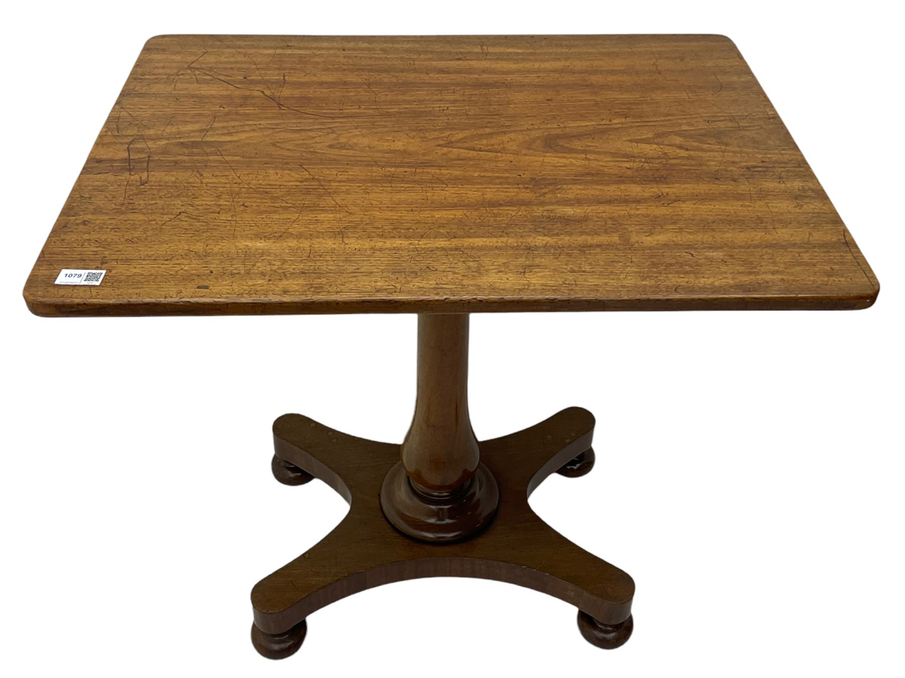 Early 19th century mahogany pedestal table