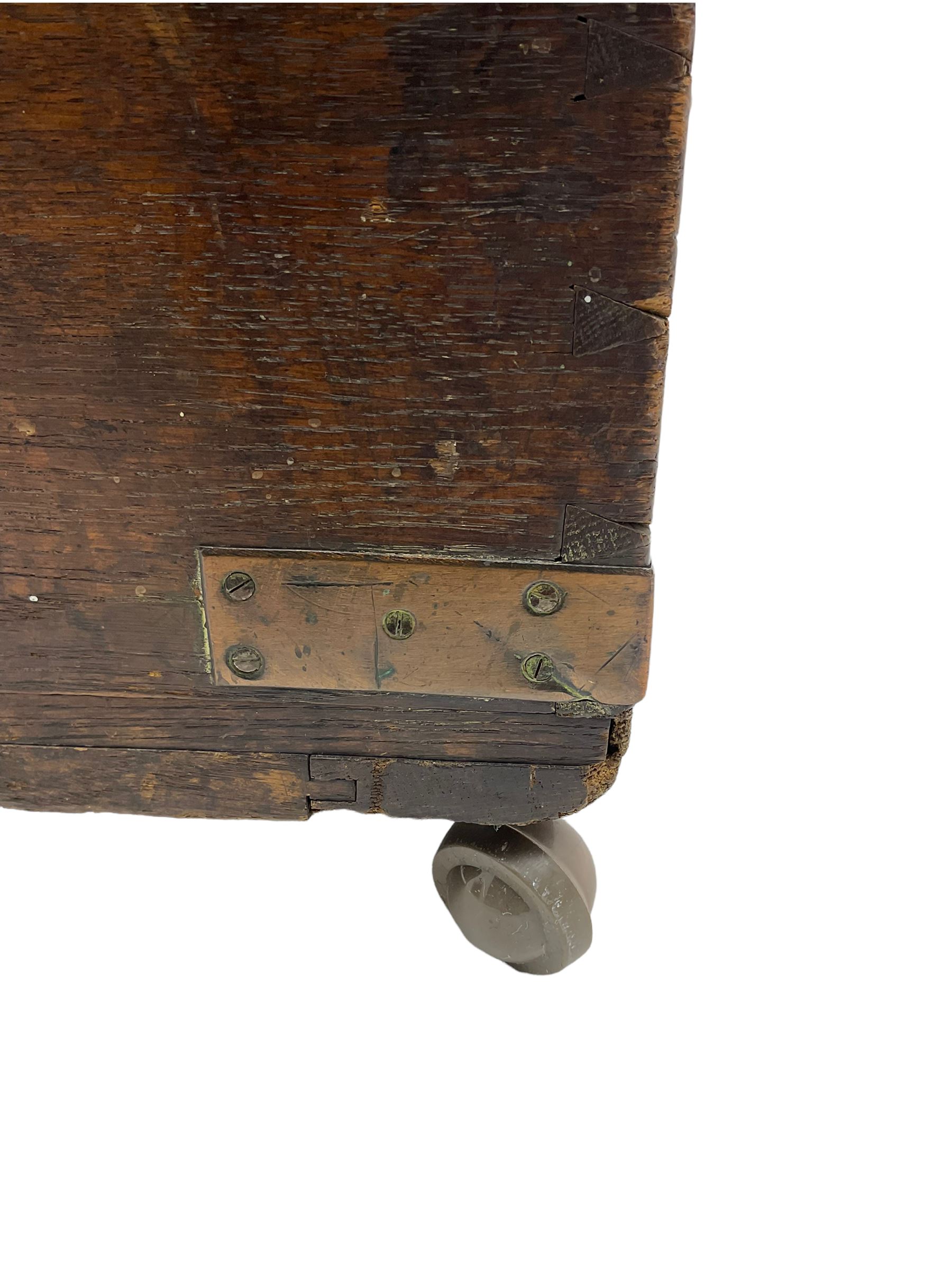 Early 19th century oak low blanket chest - Image 5 of 5