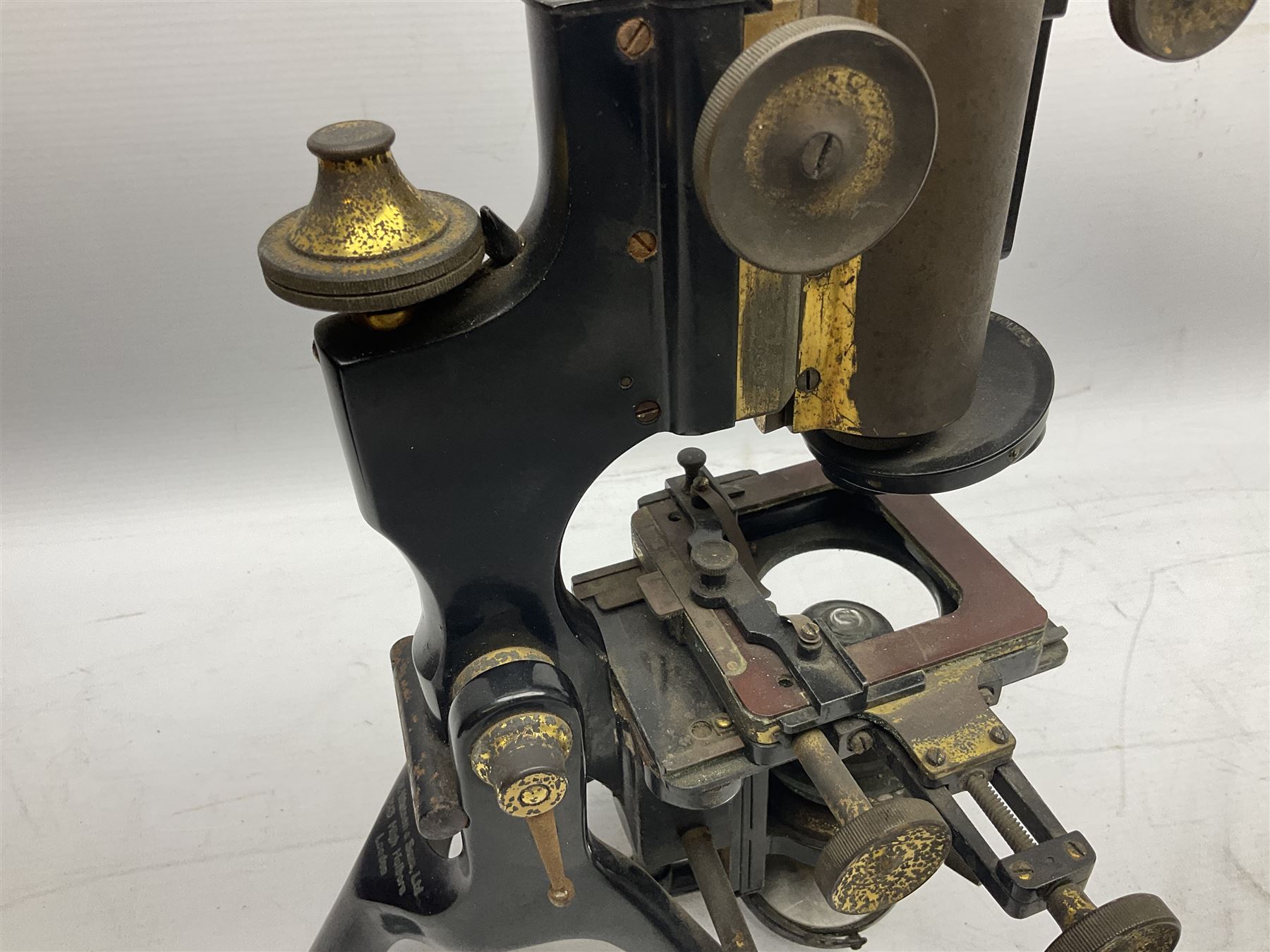 19th century brass and black japanned monocular microscope by W. Watson & Sons Ltd. 313 High Holborn - Image 10 of 15