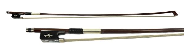 Chinese silver mounted pernambuco viola bow with fleur-de-lys inlaid frog L74.5cm