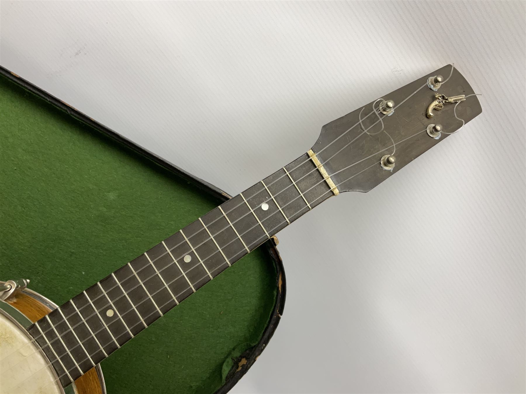 Mahalo mahogany cased guitar shaped ukulele - Image 10 of 18