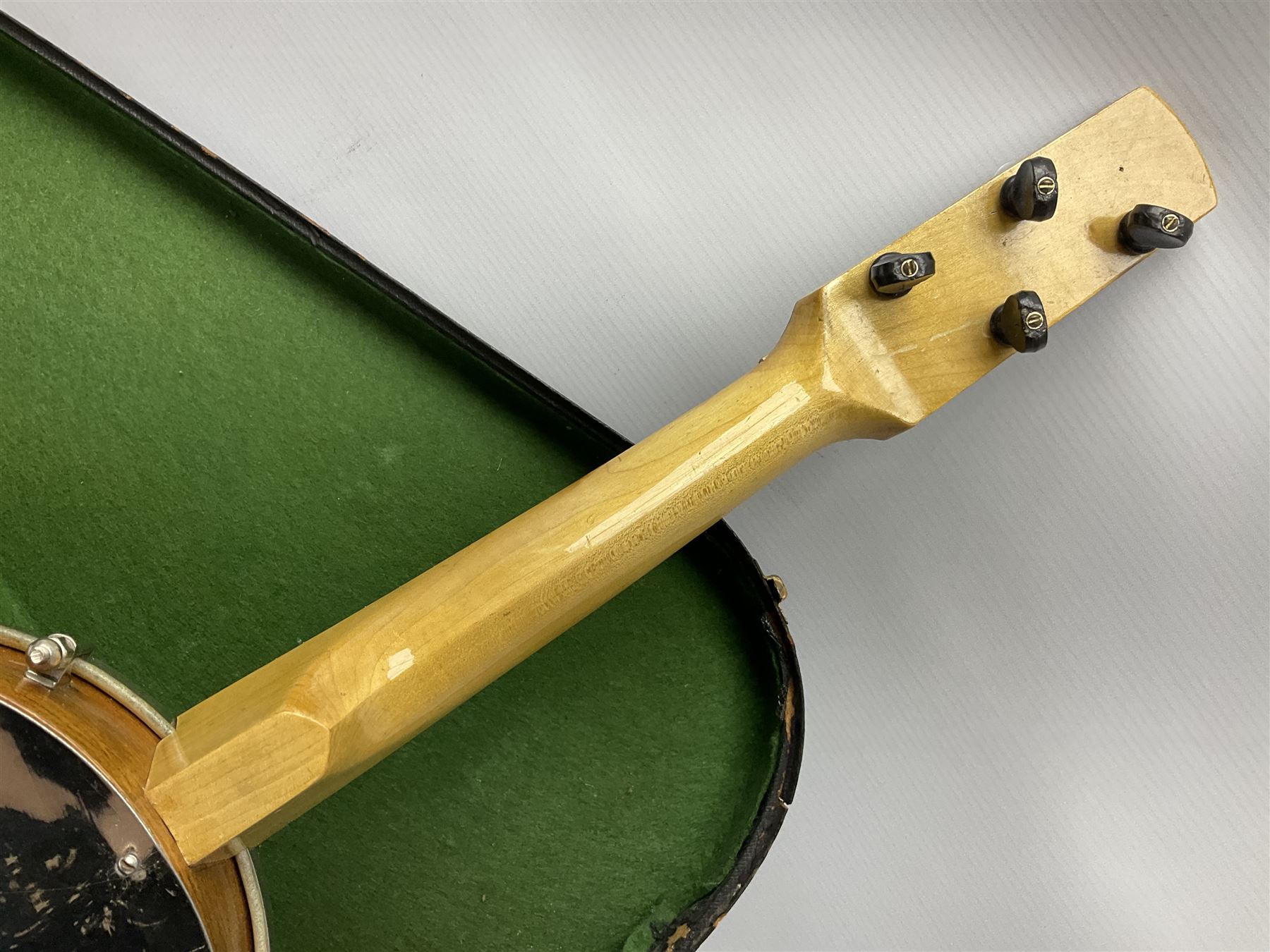 Mahalo mahogany cased guitar shaped ukulele - Image 12 of 18