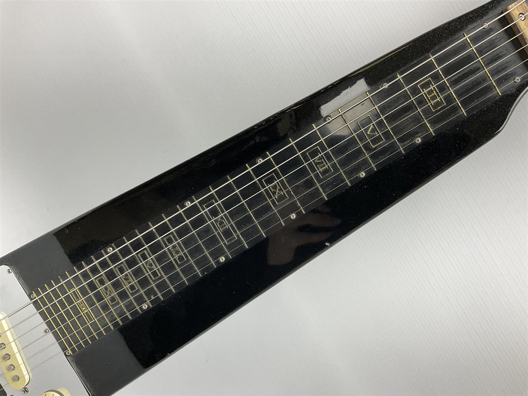 Artisan lap steel plank guitar in metallic black L74cm - Image 4 of 8