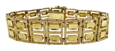 9ct gold textured and polished link bracelet