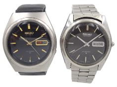 Two Seiko gentleman's stainless steel 17 jewels automatic wristwatches