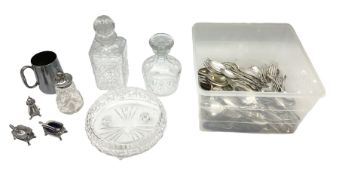 Quantity of assorted silver plated and other flatware