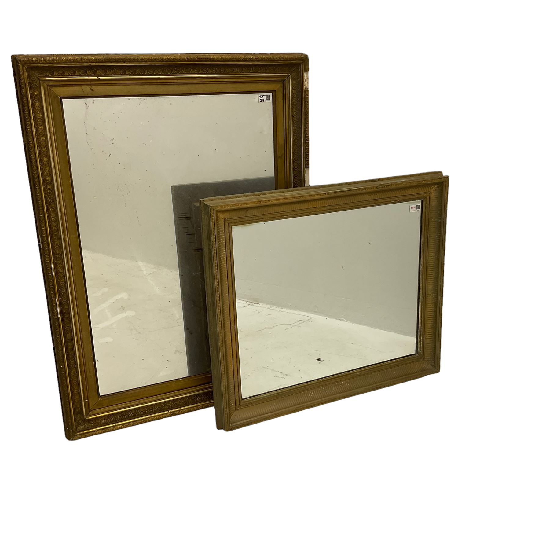 Rectangular mirror in gilt frame (78cm x 104cm)