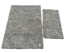 Grey shaggy pile rug (225cm x 163cm)