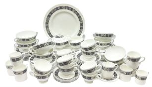 Wedgwood Asia pattern tea and dinner wares to include twin handled soup bowls